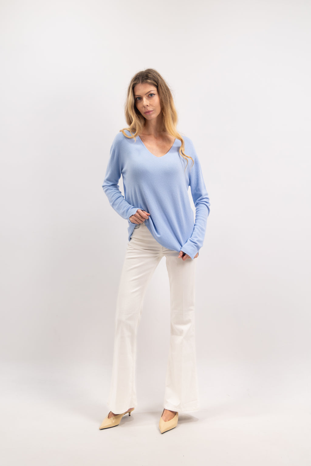 Ultra-thin V-neck sweater with slit