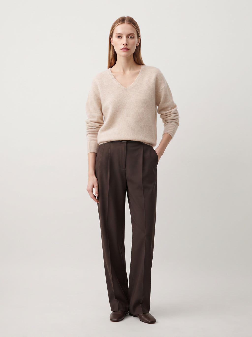 PULL COL V EN MAILLE DUVETEUSE