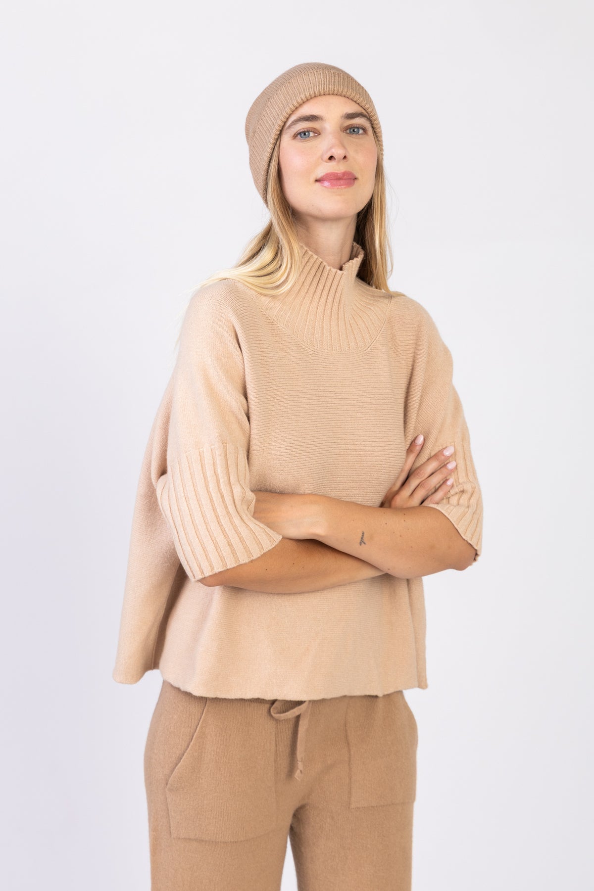 Pull ample col montant côtelé