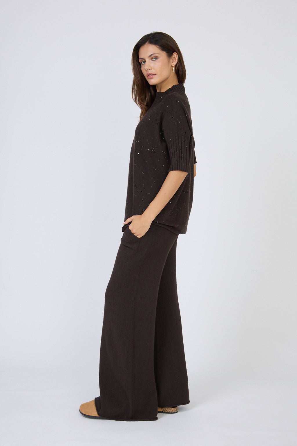 Pull col montant manches courtes à micro-sequins