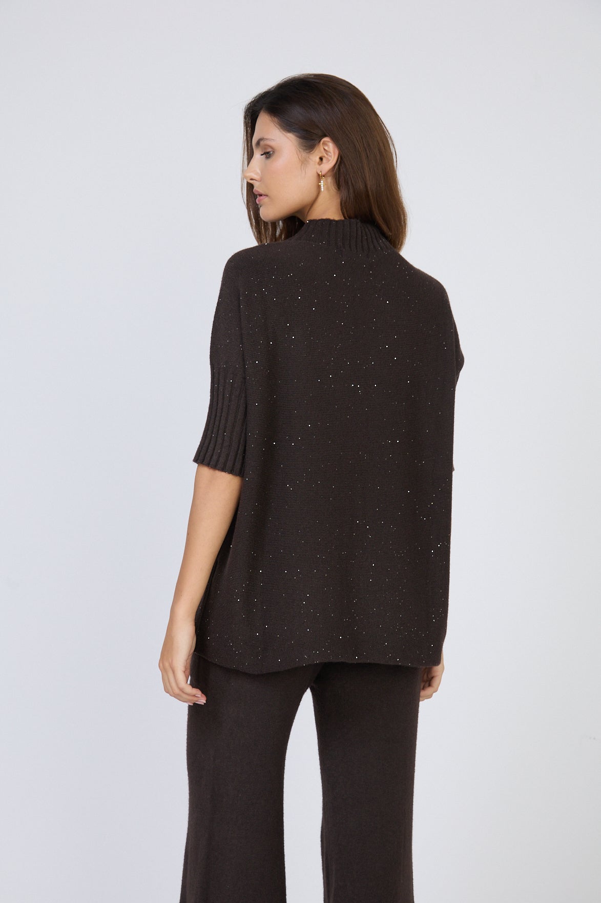 Pull col montant manches courtes à micro-sequins