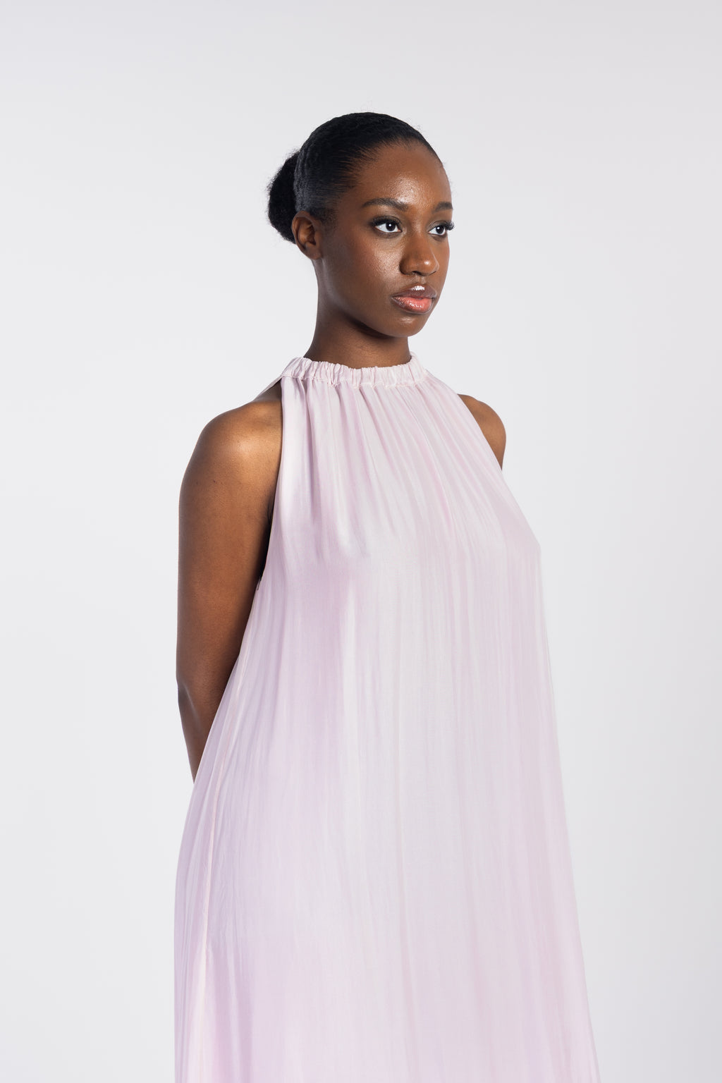 Robe longue col montant