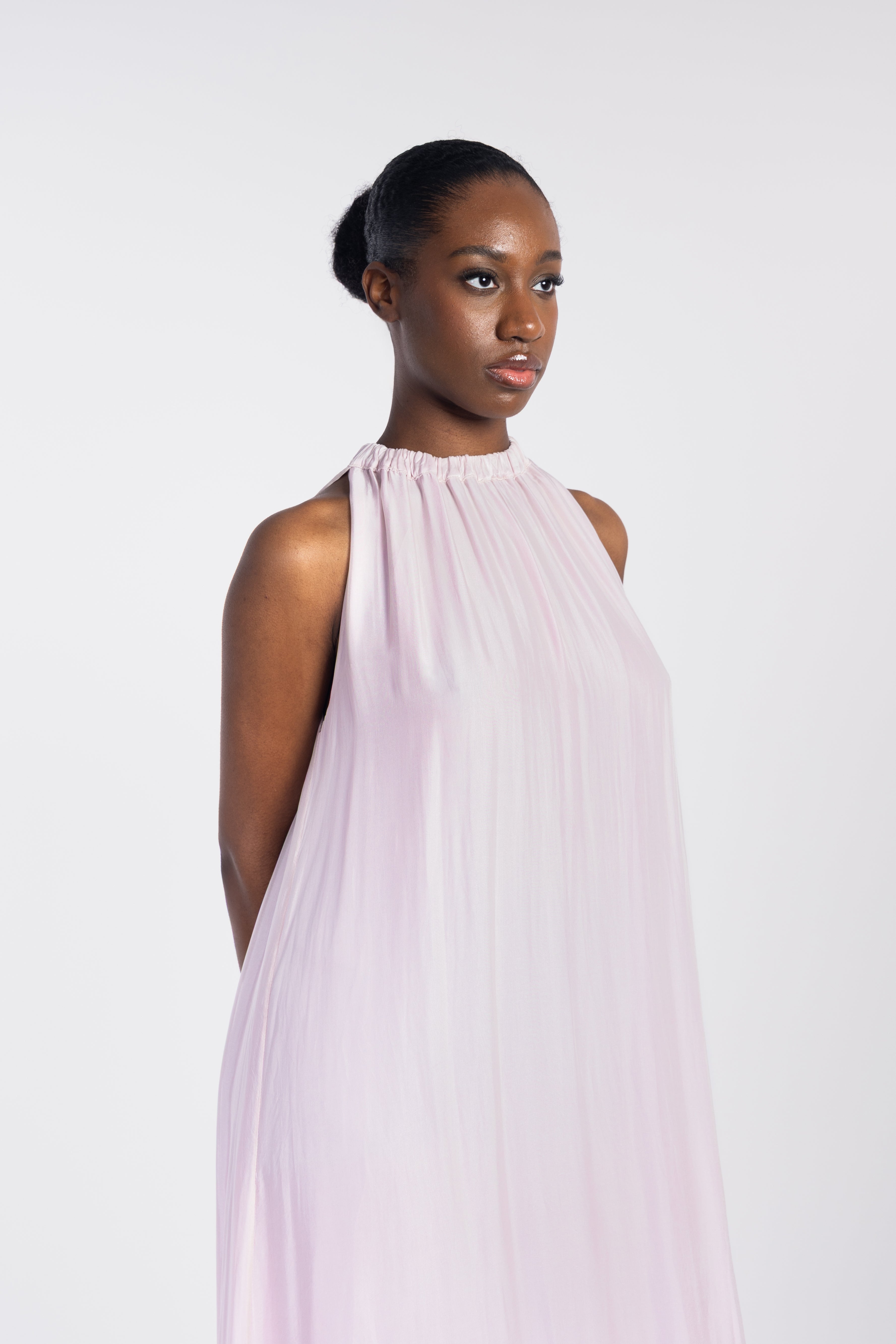 Robe longue col montant