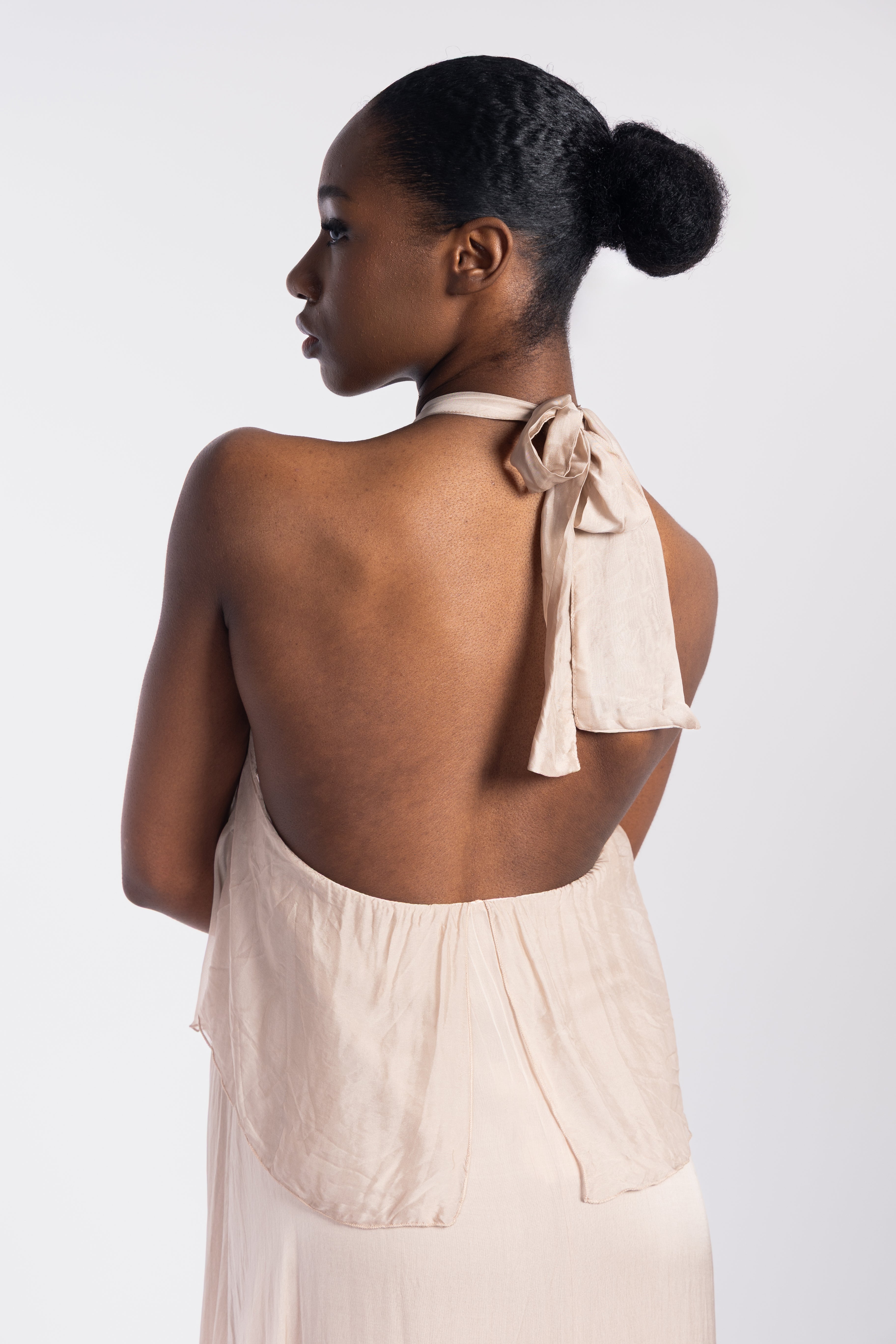 Robe longue fluide dos nu