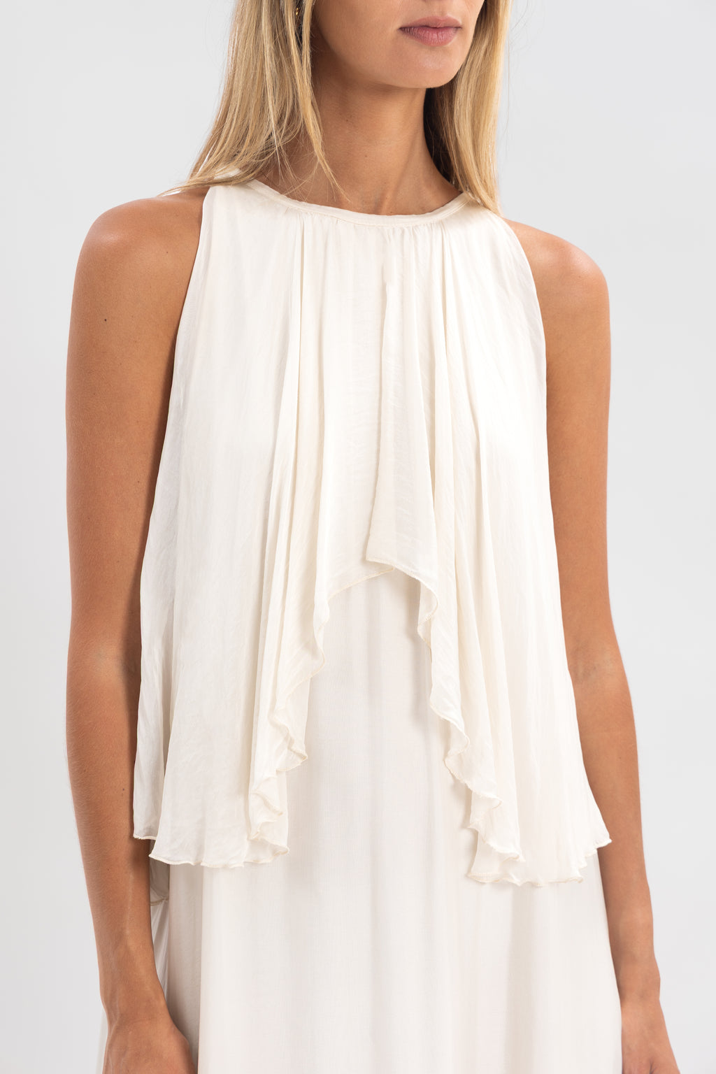 Robe longue fluide à détail drapé