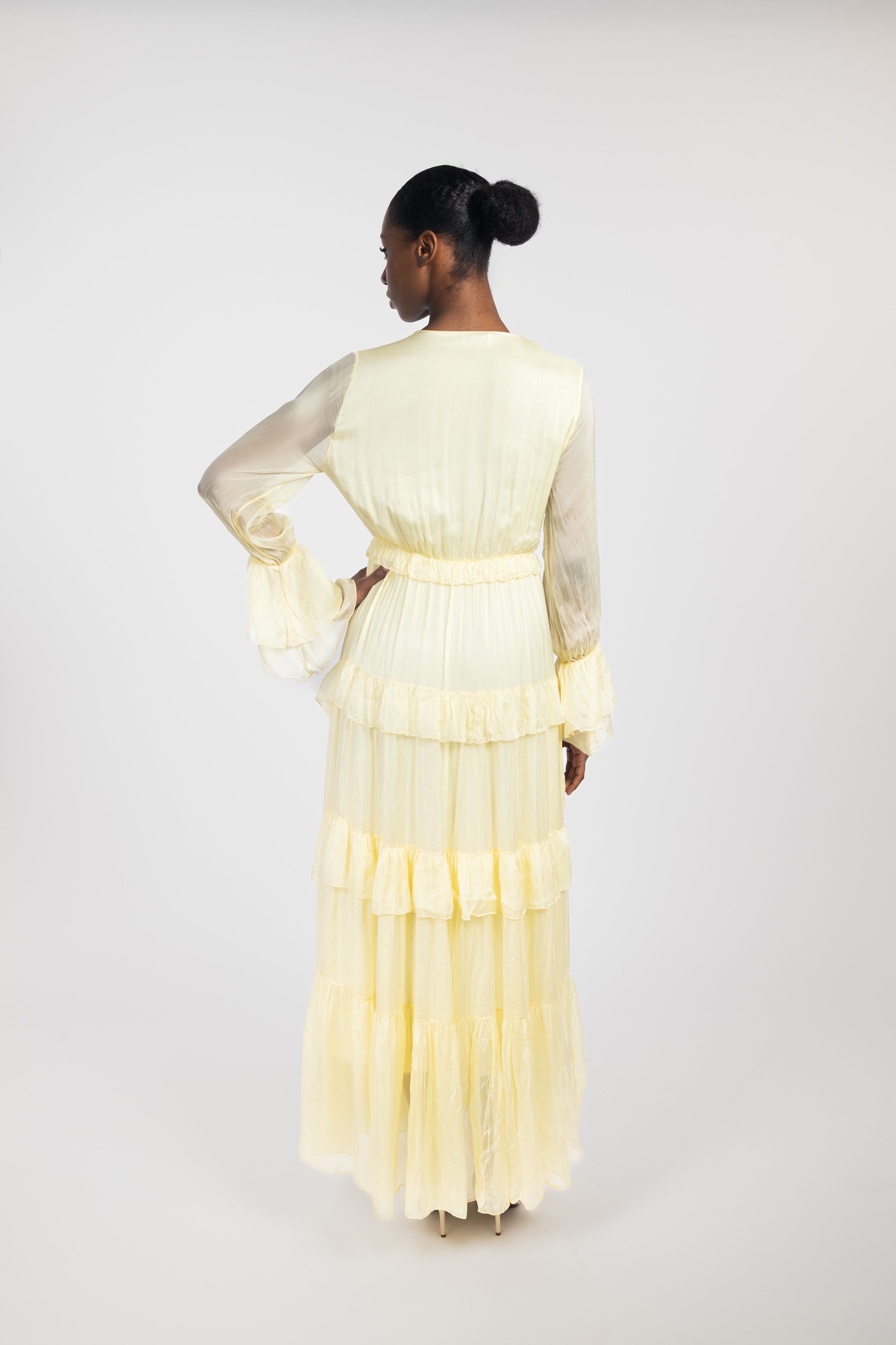 Robe longue fluide à volants