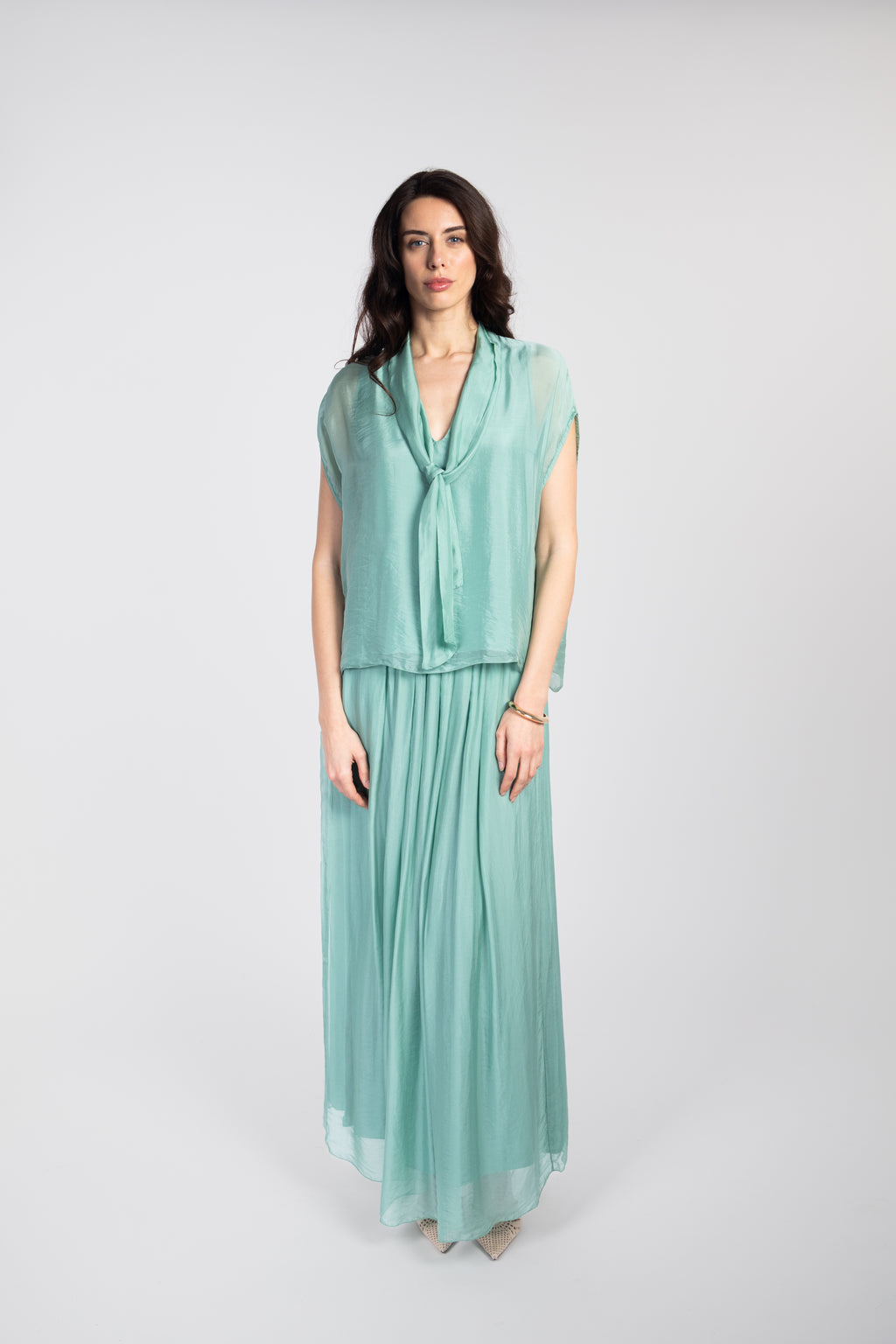 Short-sleeved pussy-bow blouse