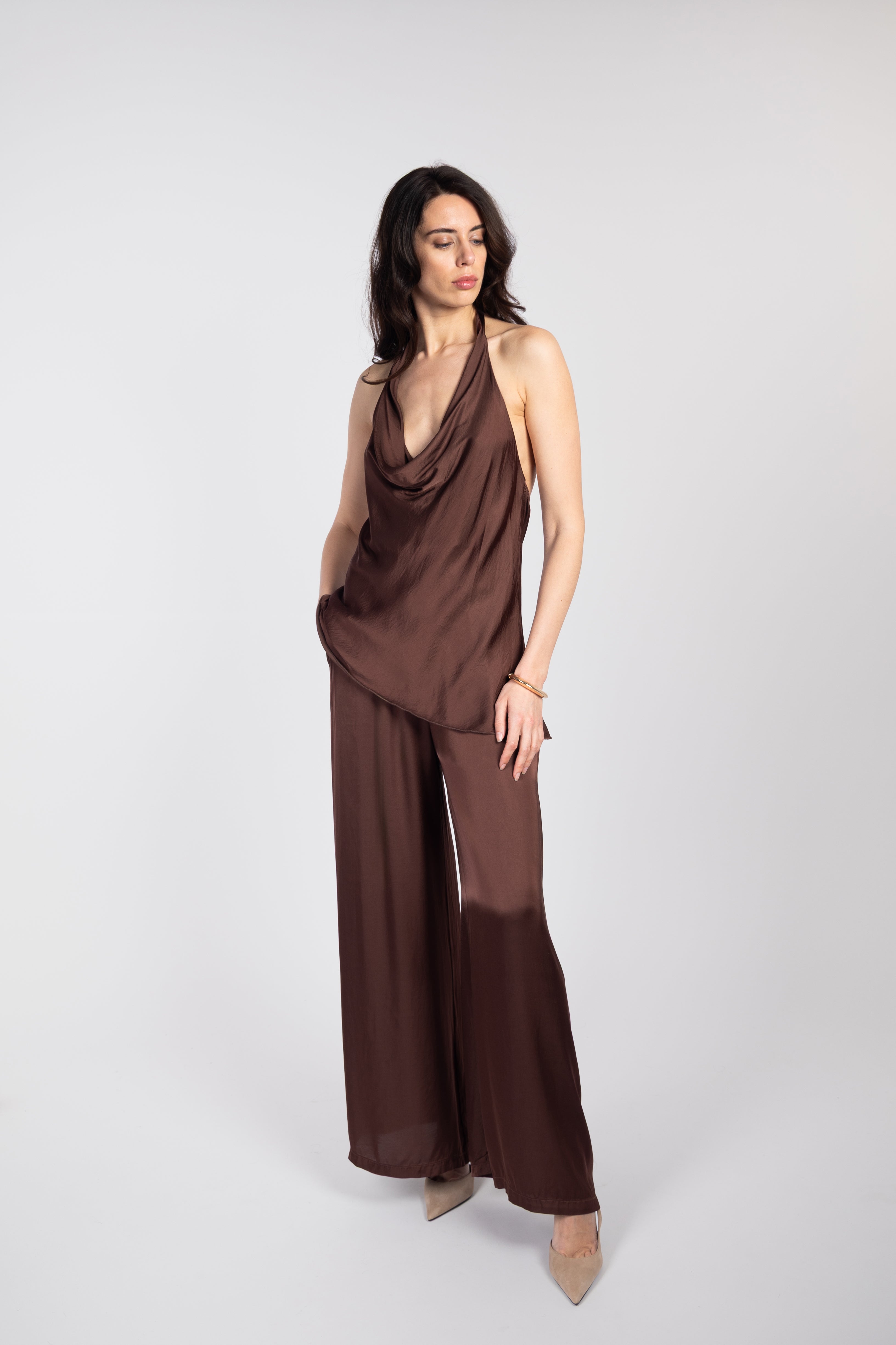 Wide-leg flowy trousers