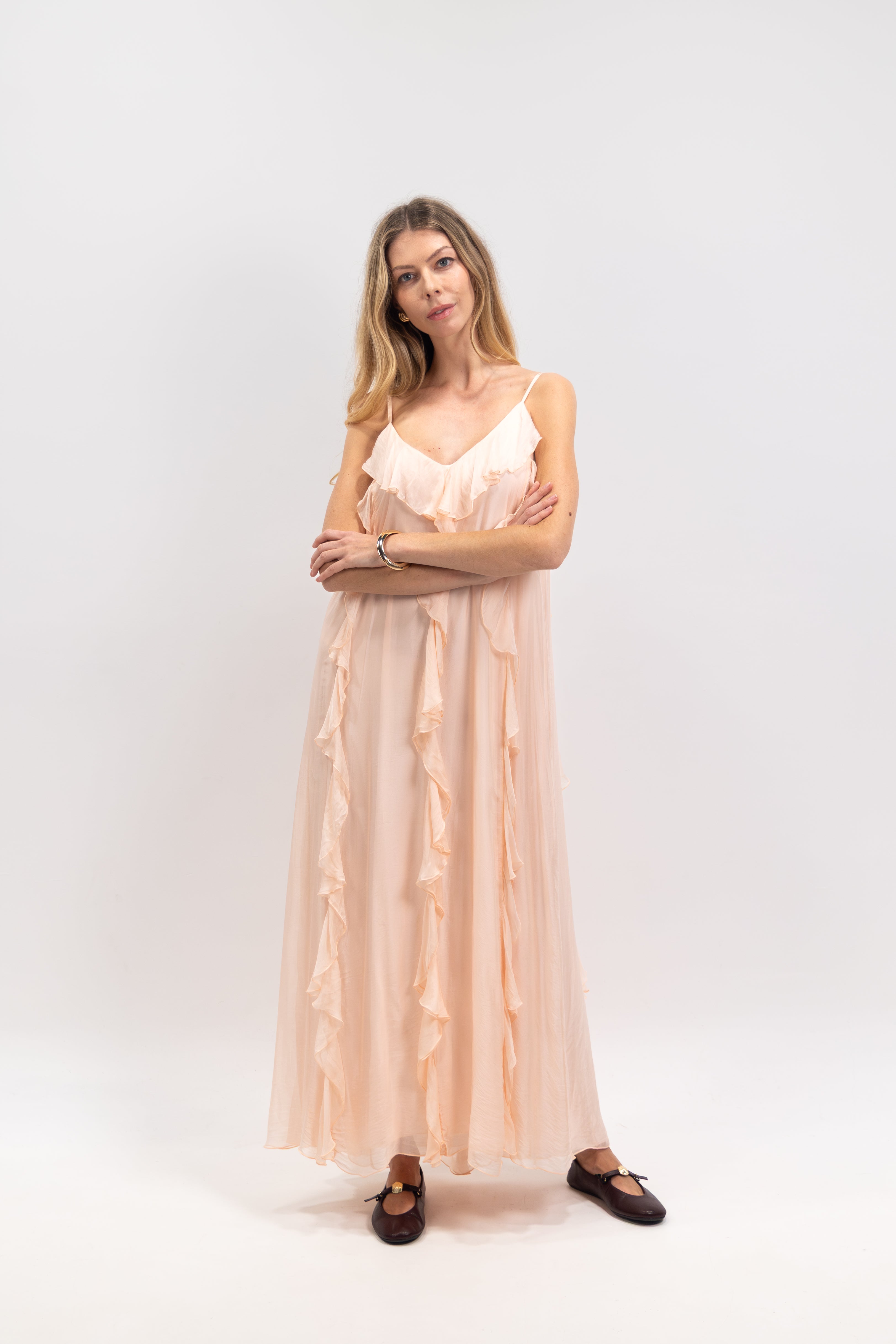 Robe longue en soie à volants