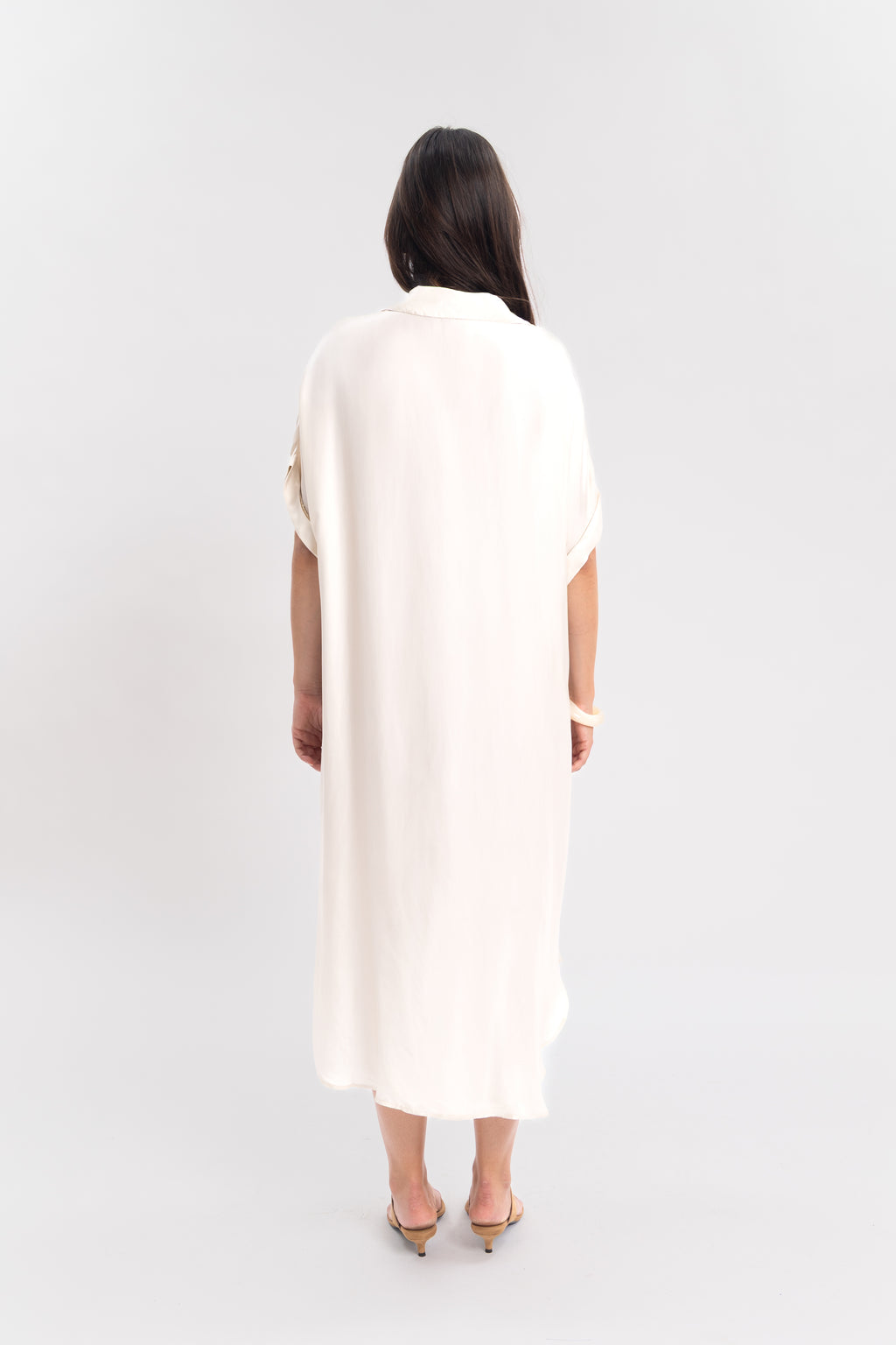 Robe chemise à manches courtes et col en V