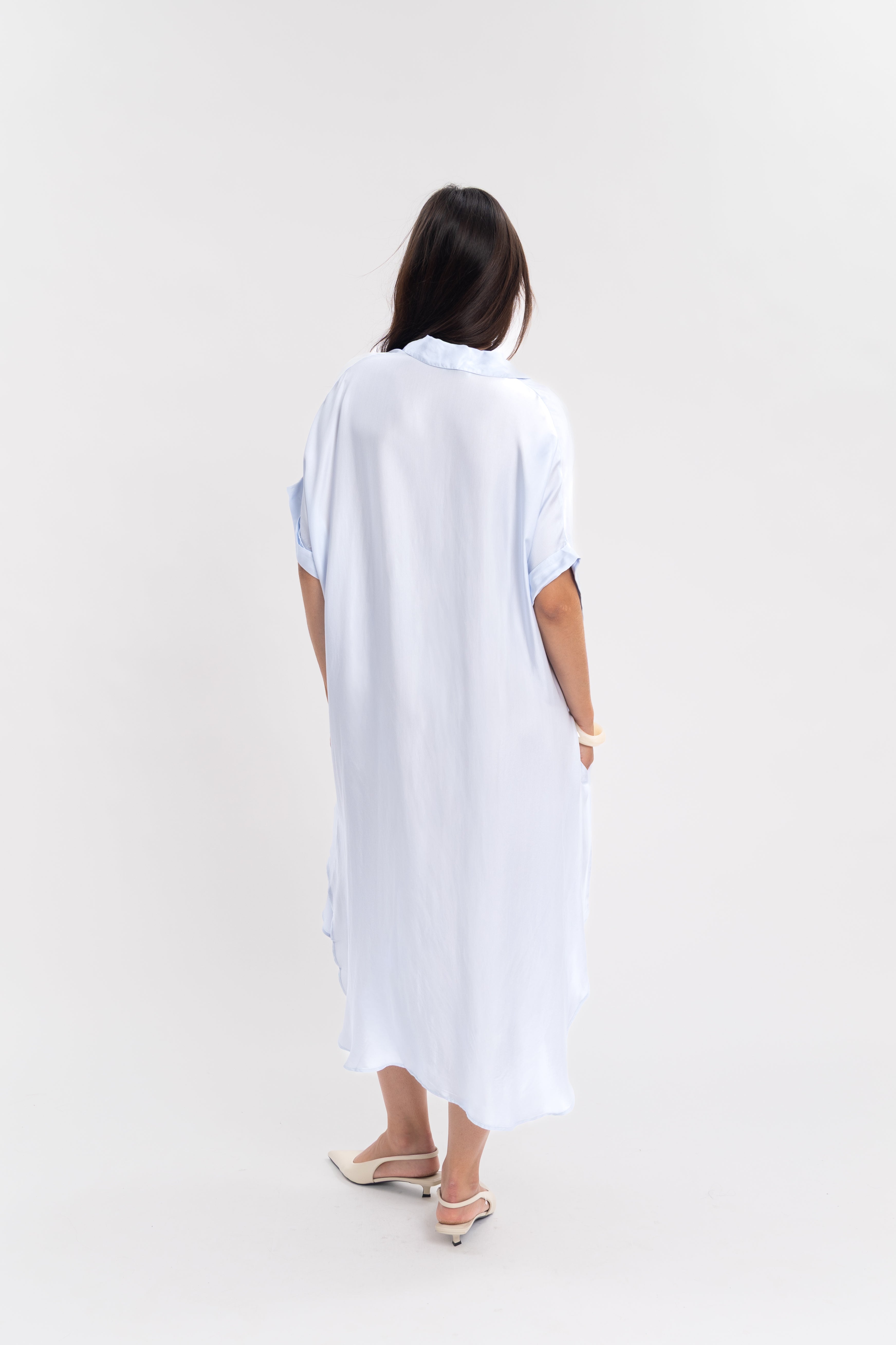 Robe chemise à manches courtes et col en V
