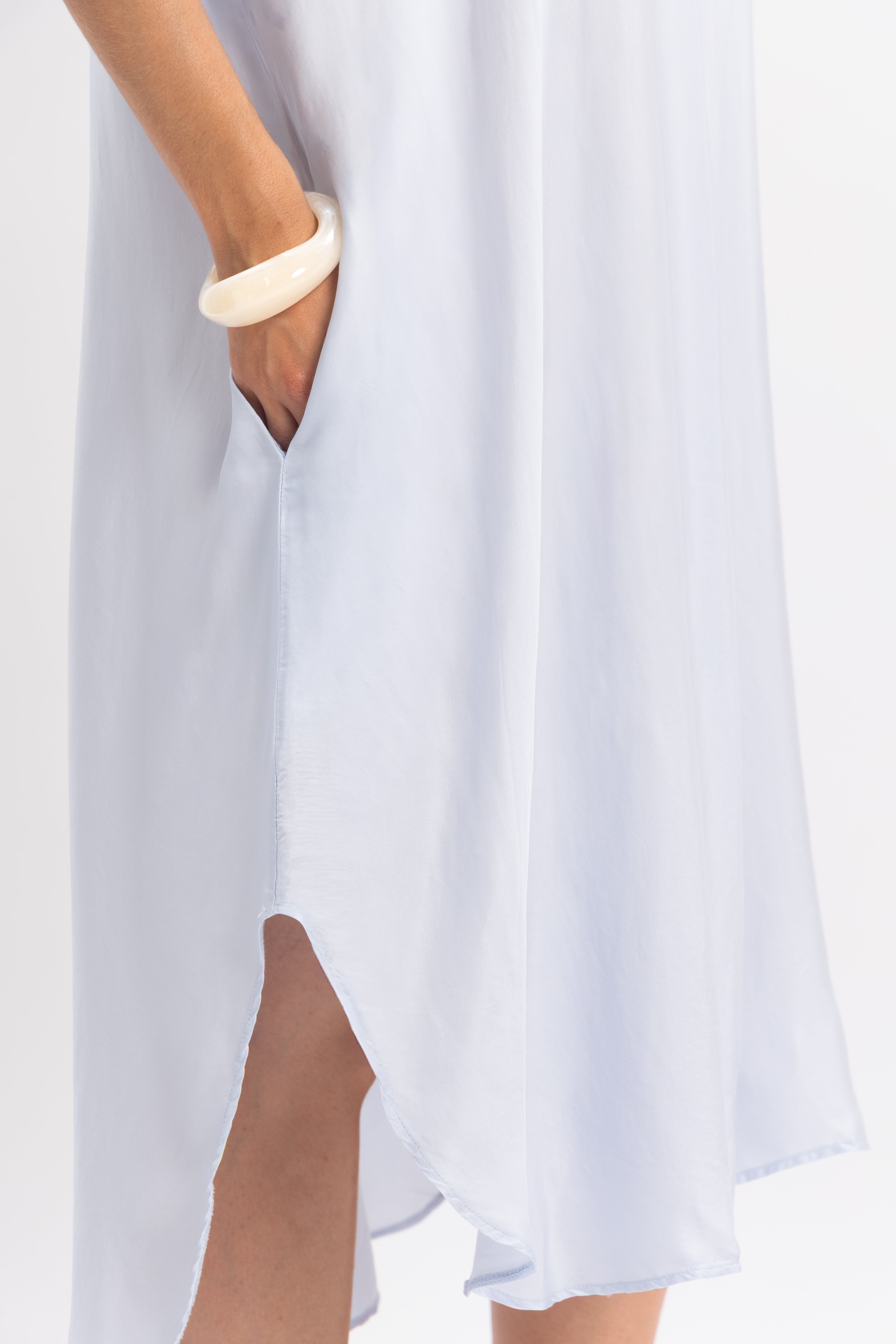 Robe chemise à manches courtes et col en V
