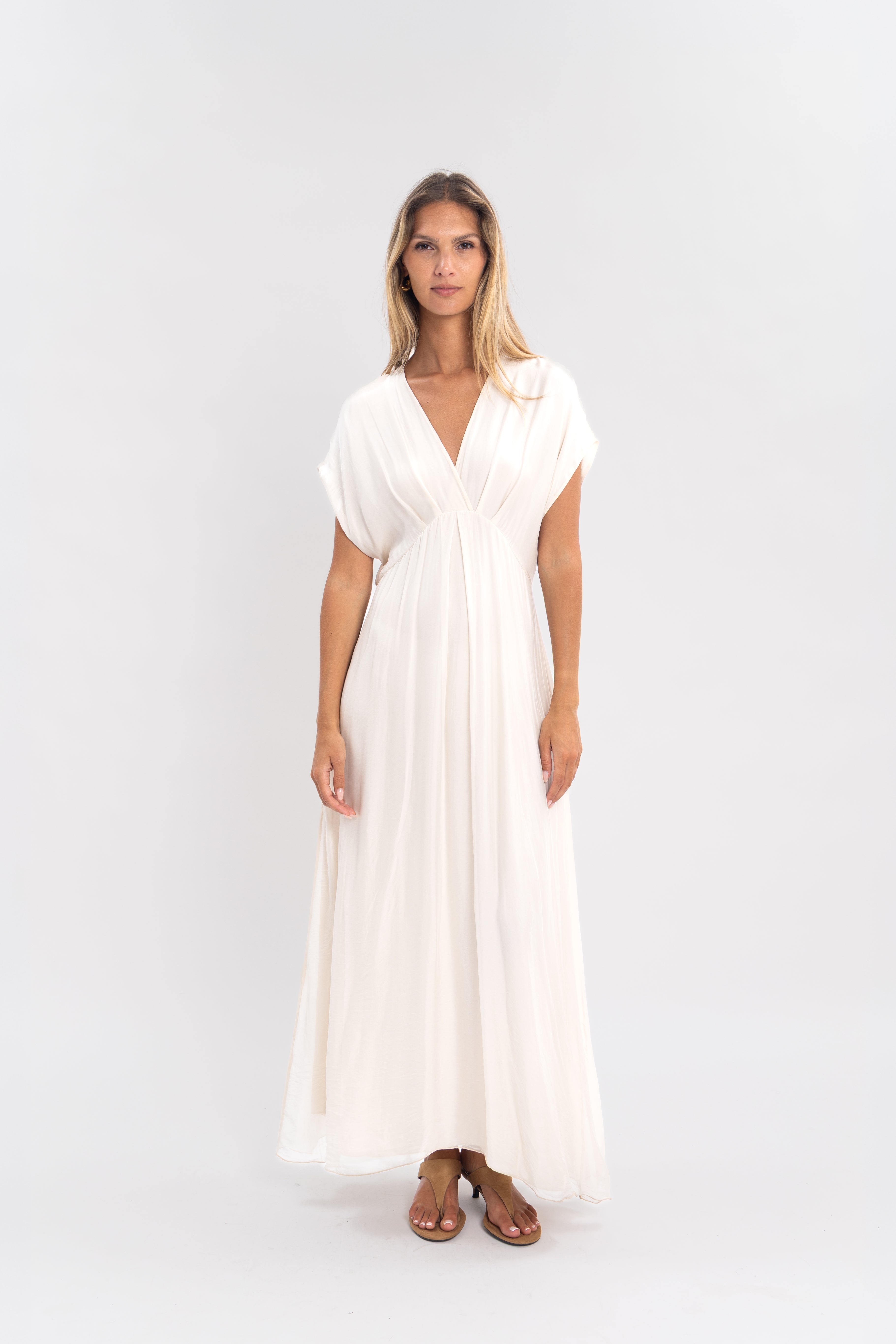 Robe longue unie col v
