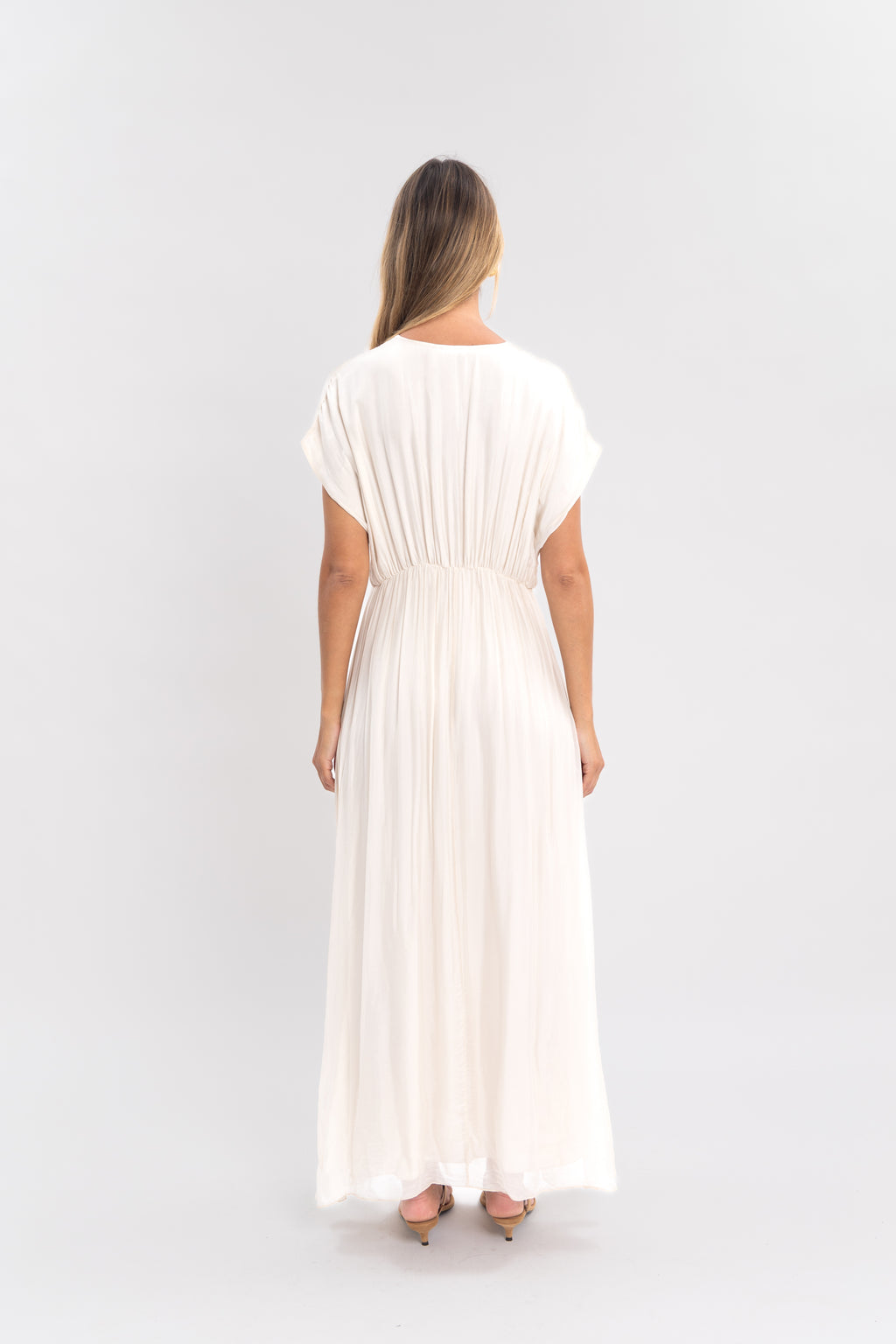 Robe longue unie col v