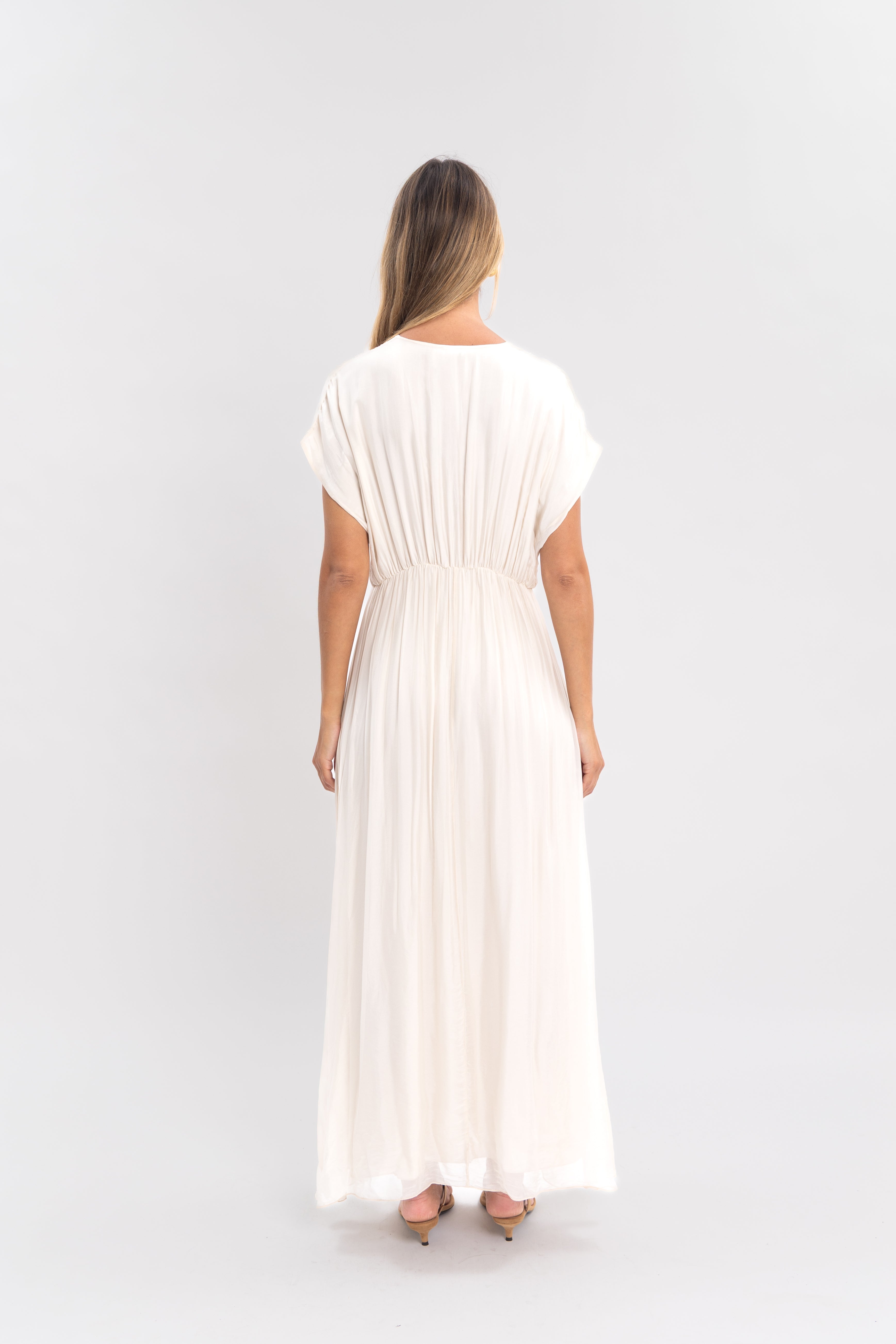 Robe longue unie col v