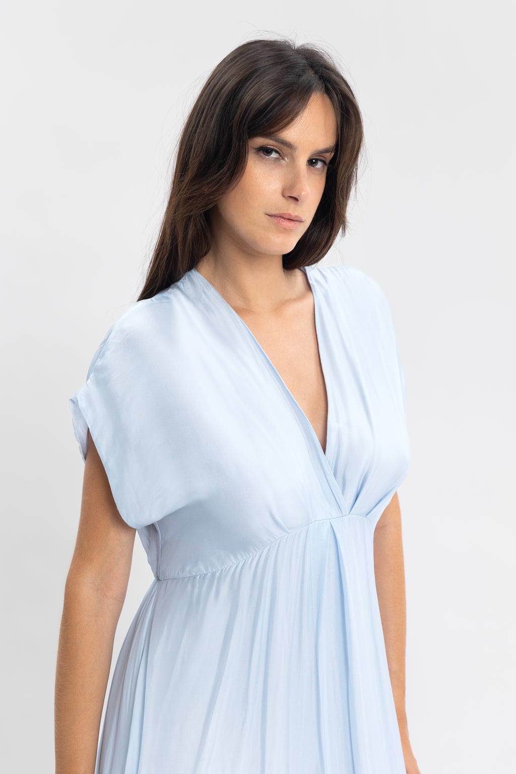 Robe longue unie col v