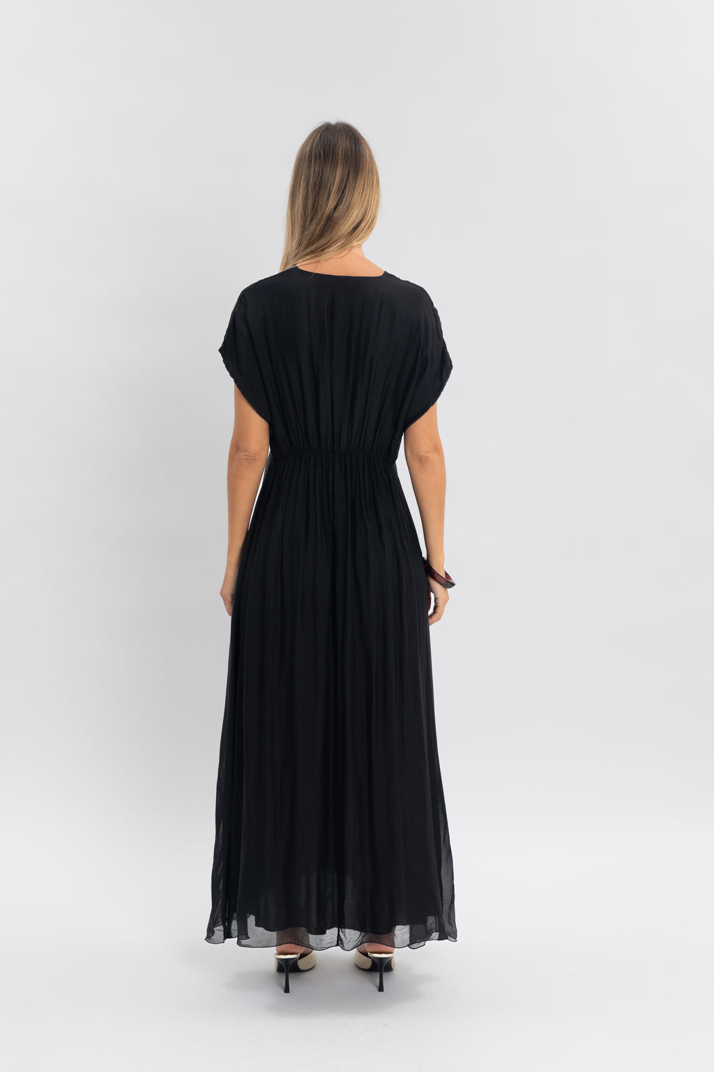Robe longue unie col v