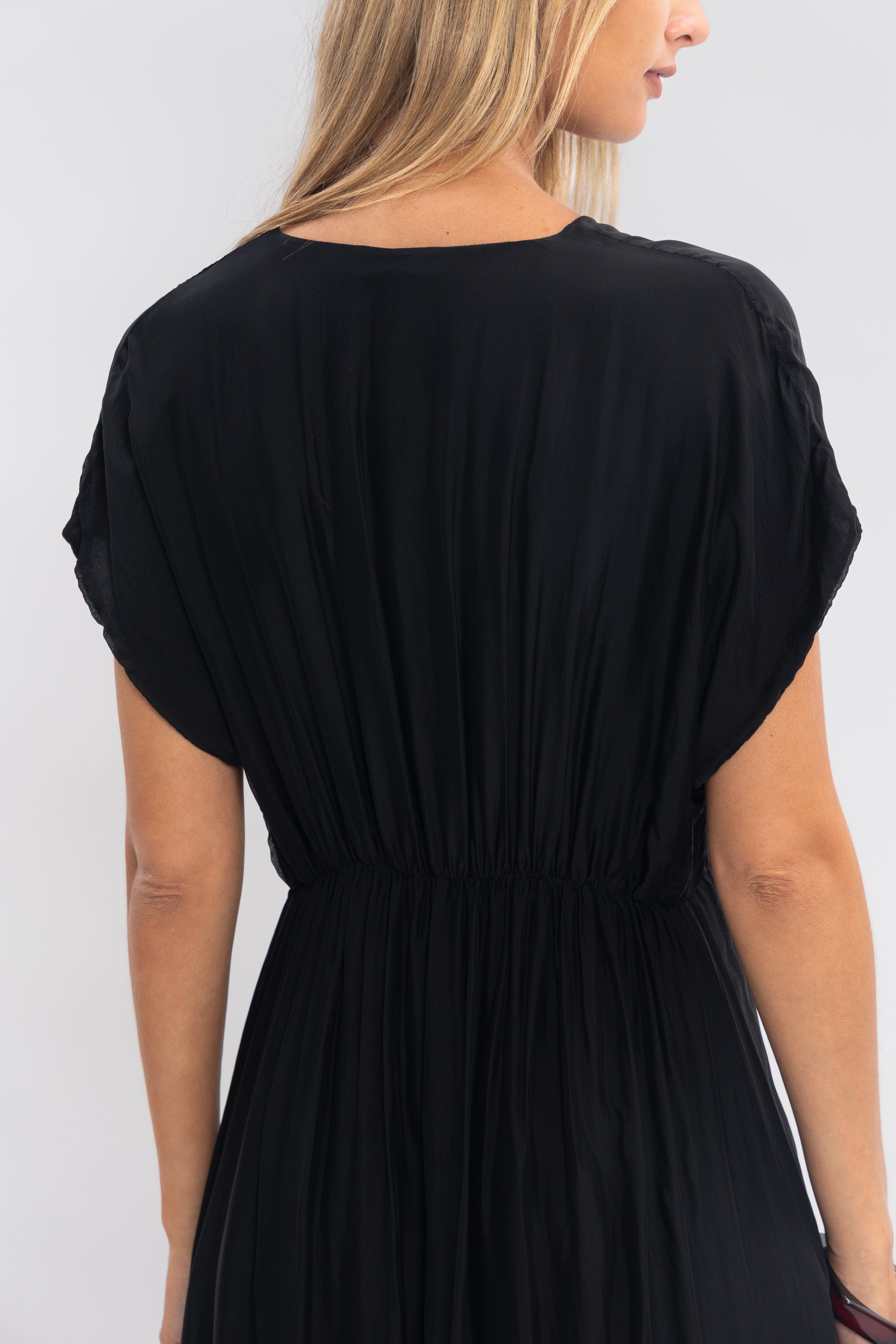 Robe longue unie col v