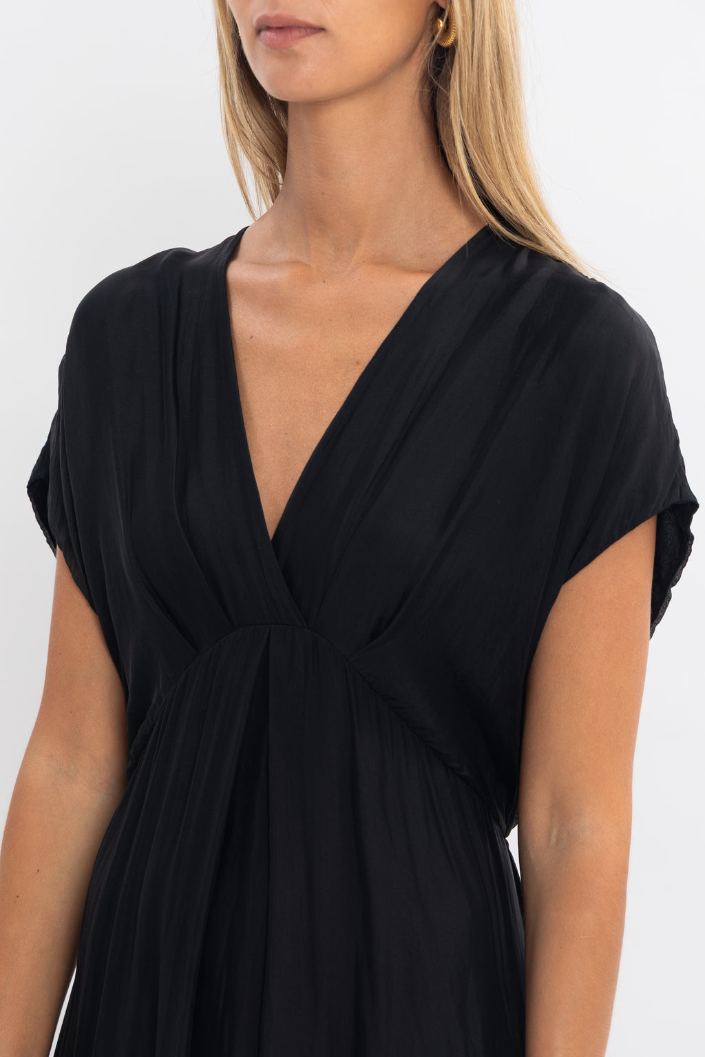 Robe longue unie col v