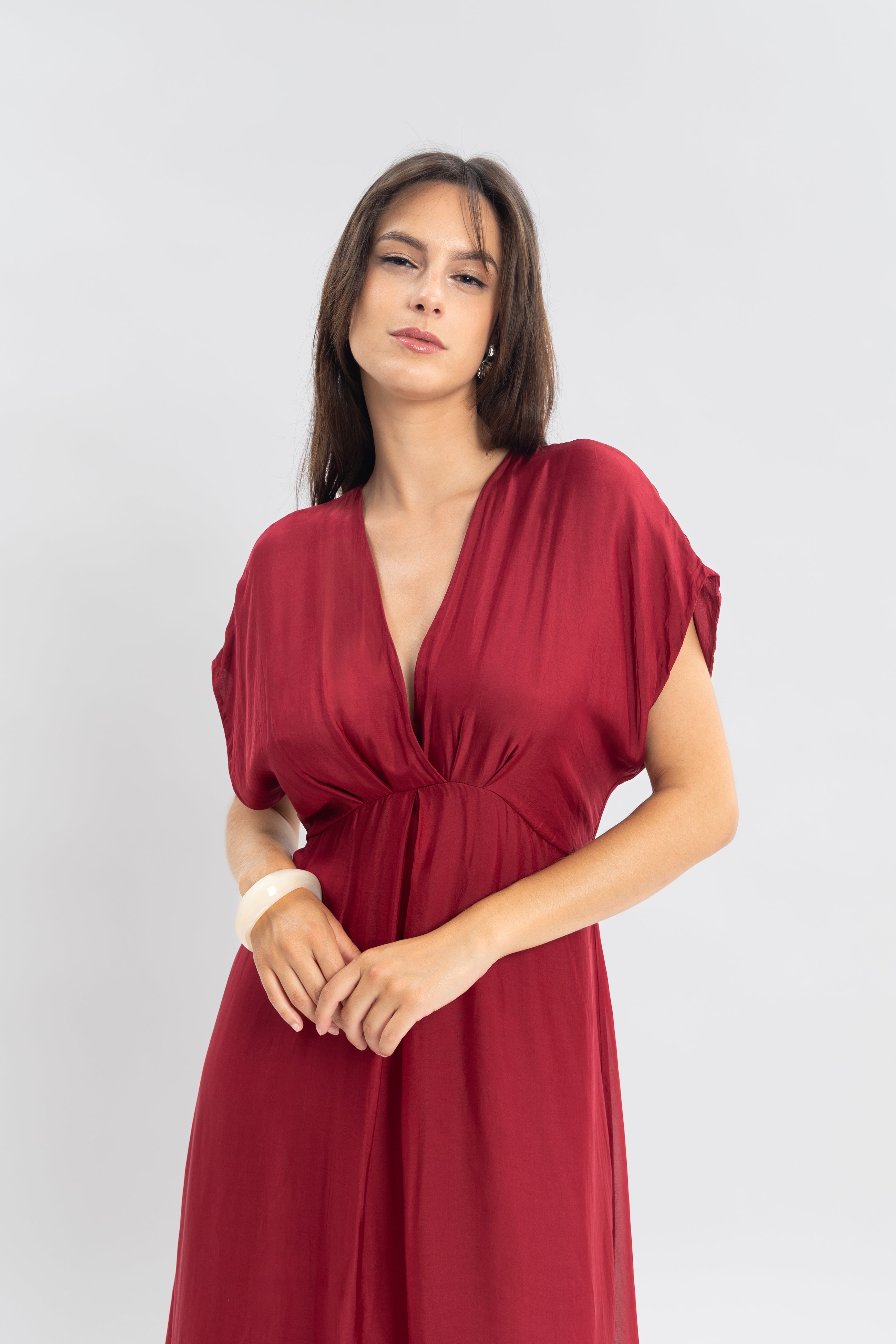Robe longue unie col v