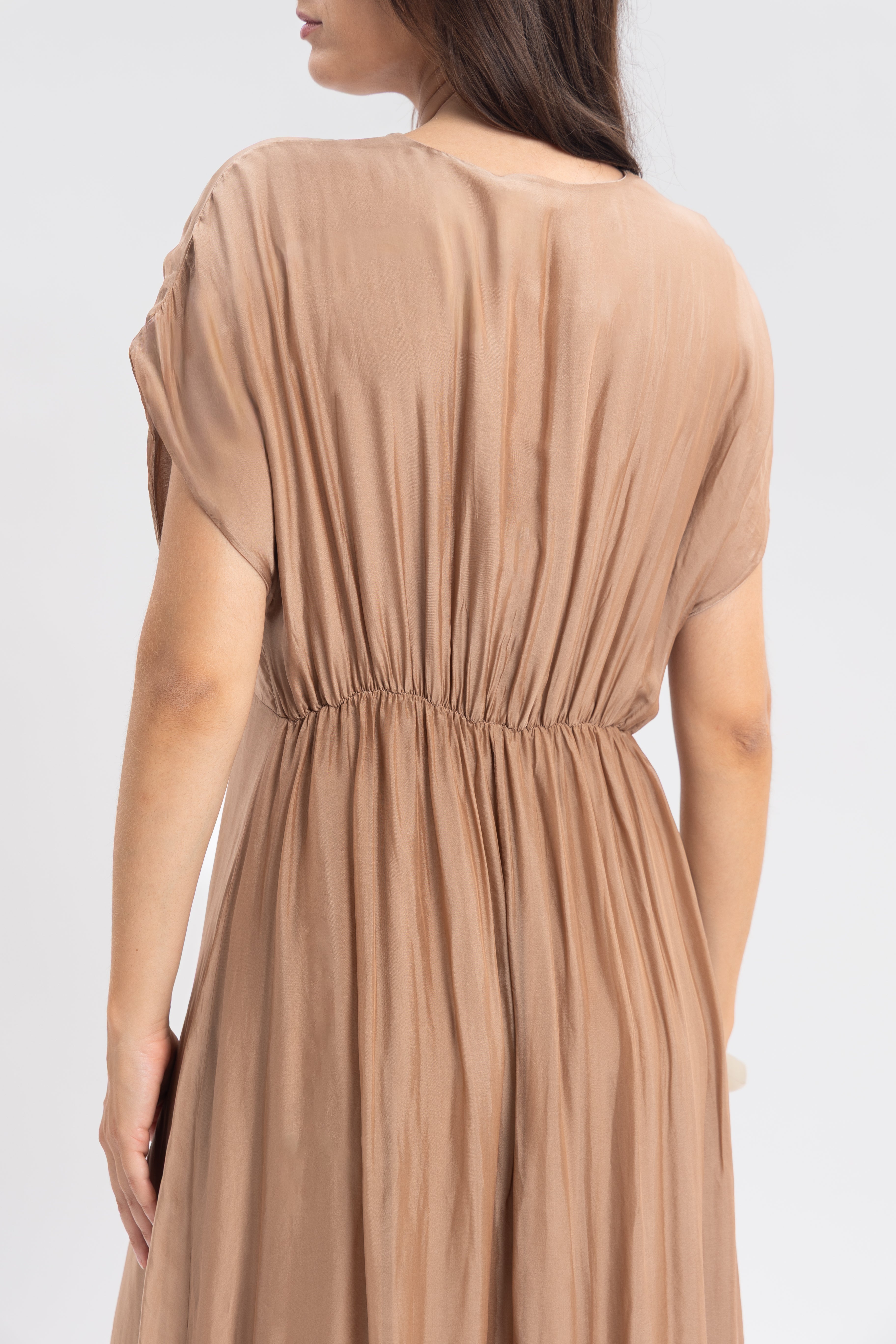 Robe longue unie col v