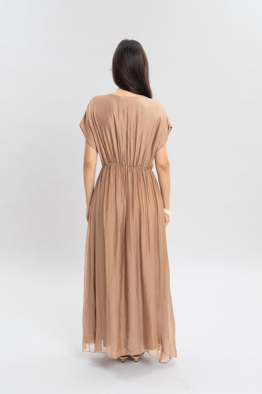 Robe longue unie col v