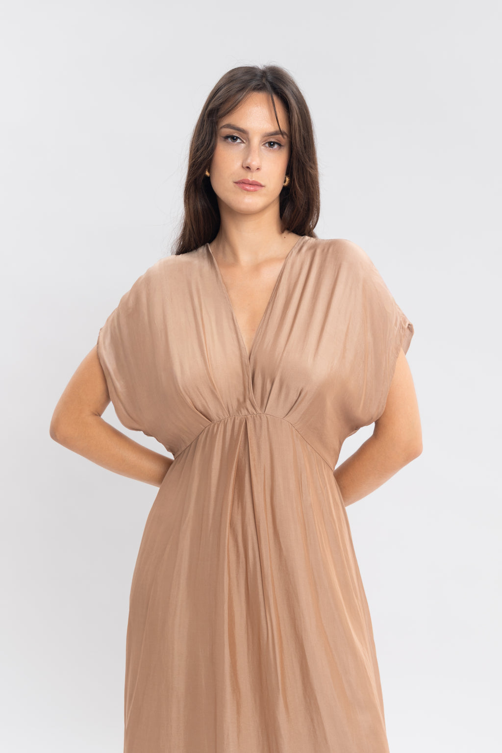 Robe longue unie col v