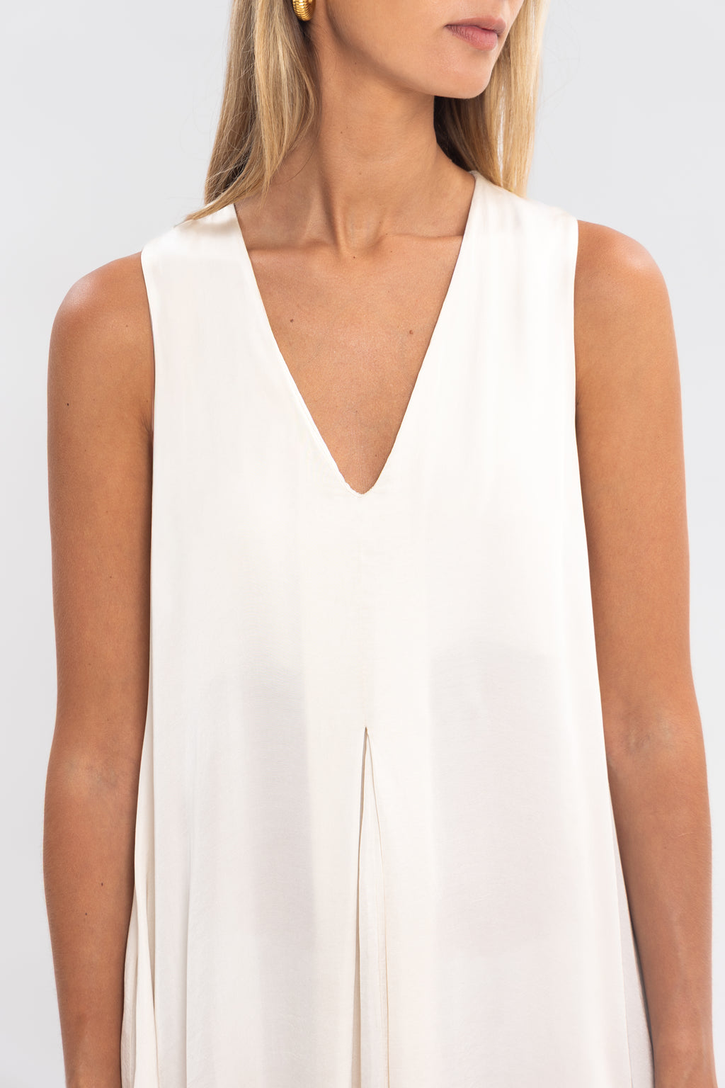 Robe longue unie col v