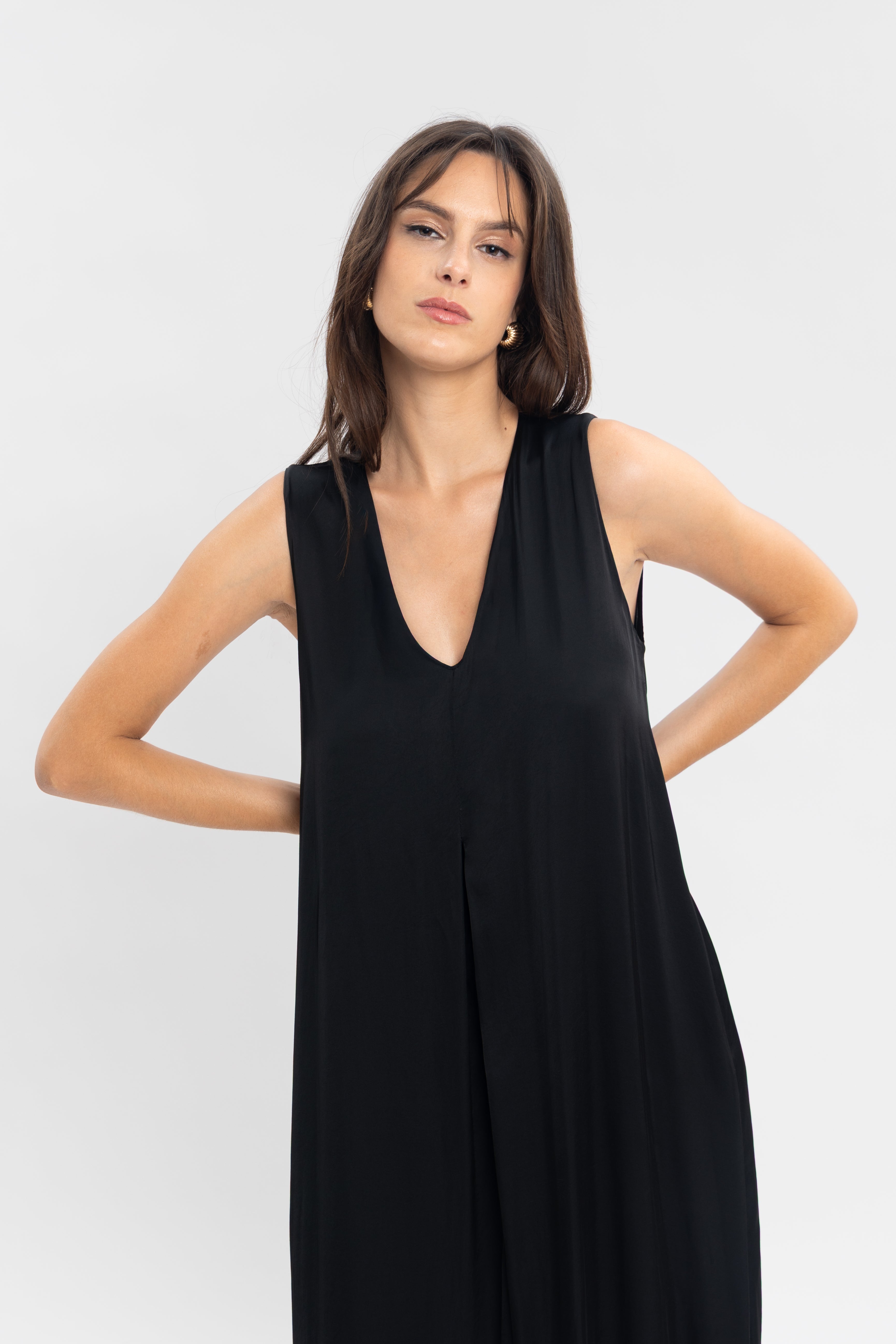 Robe longue unie col v