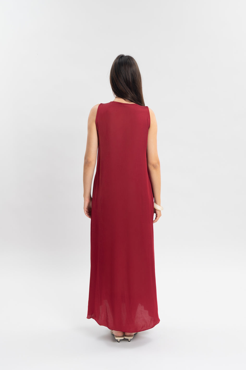 Robe longue unie col v
