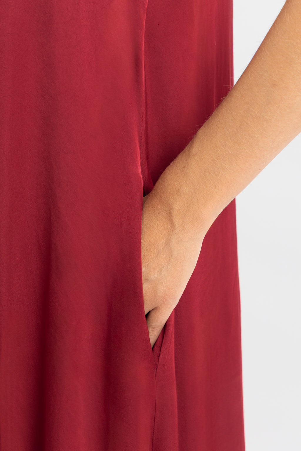Robe longue unie col v