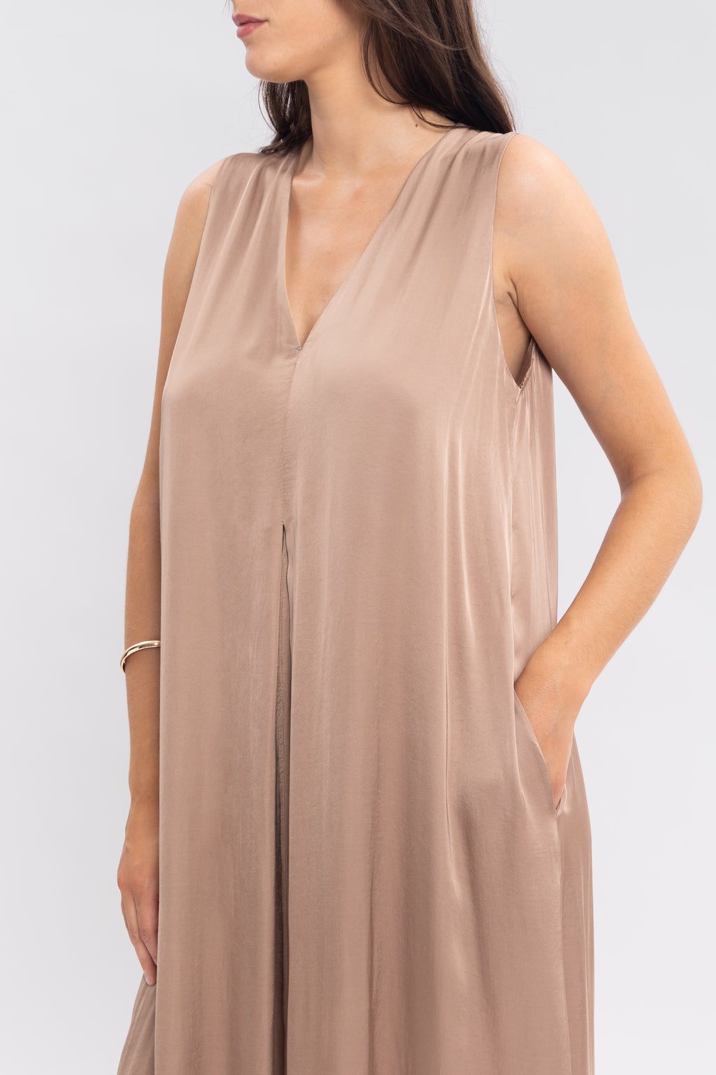 Robe longue unie col v