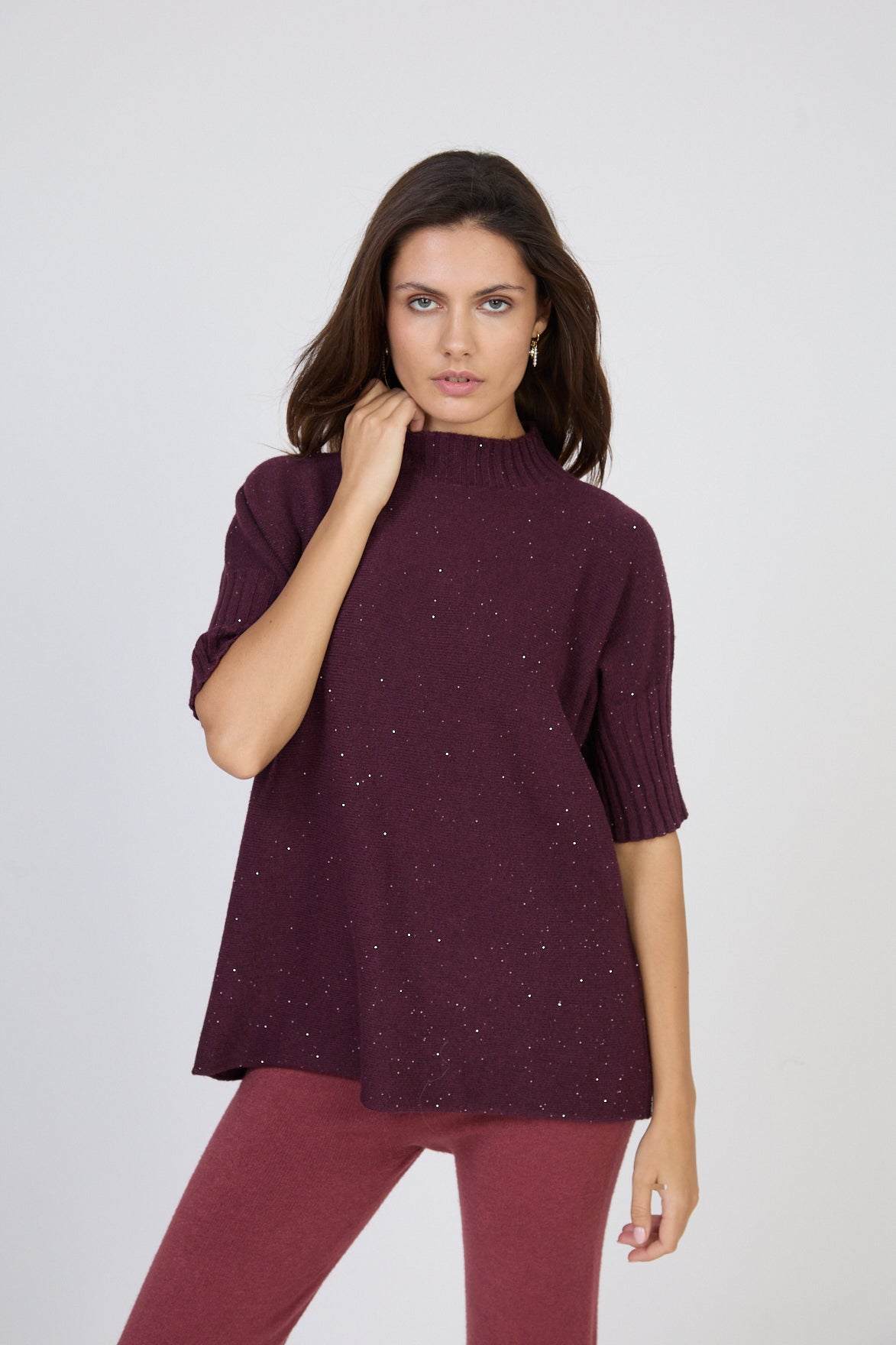 Pull col montant manches courtes à micro-sequins