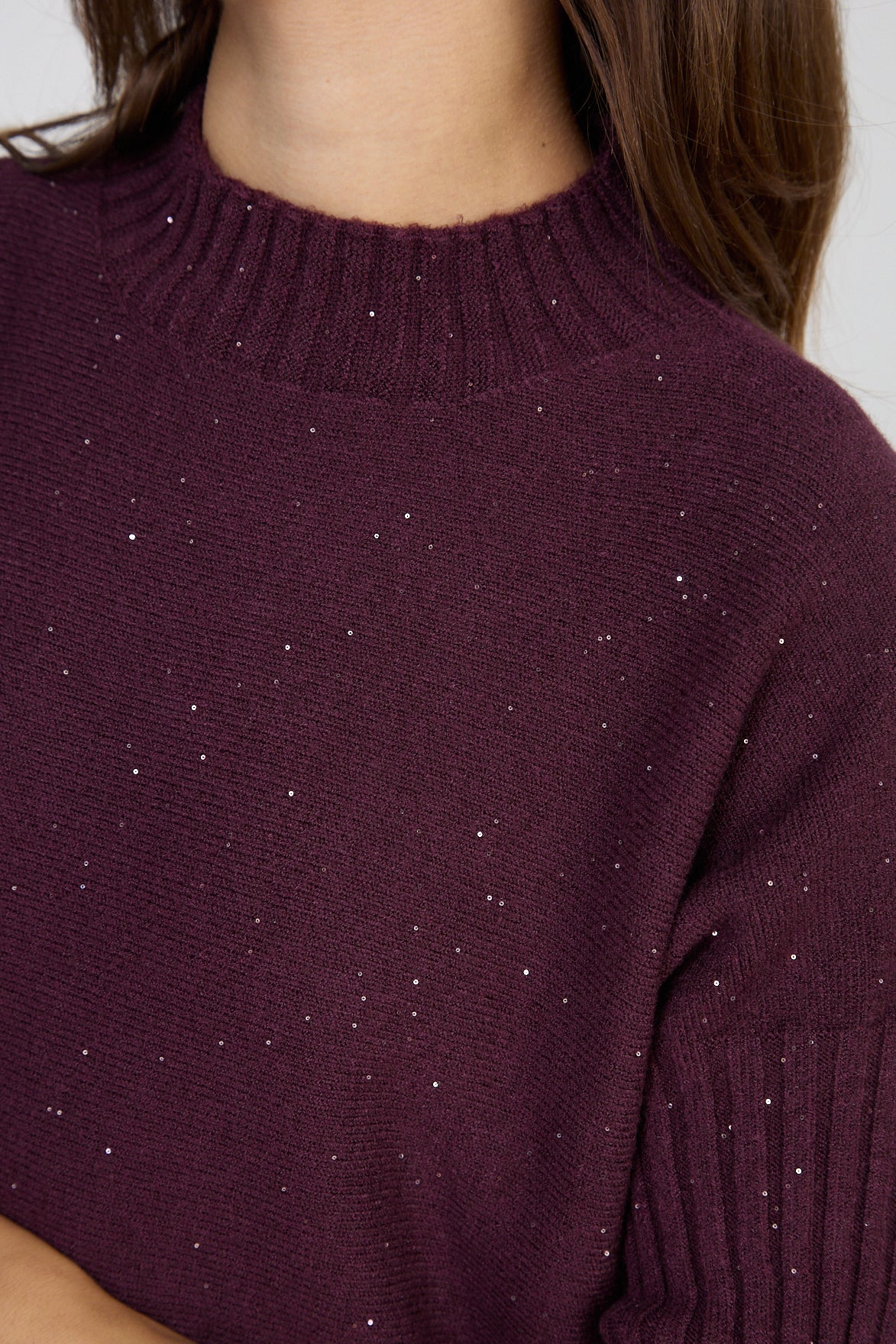 Pull col montant manches courtes à micro-sequins