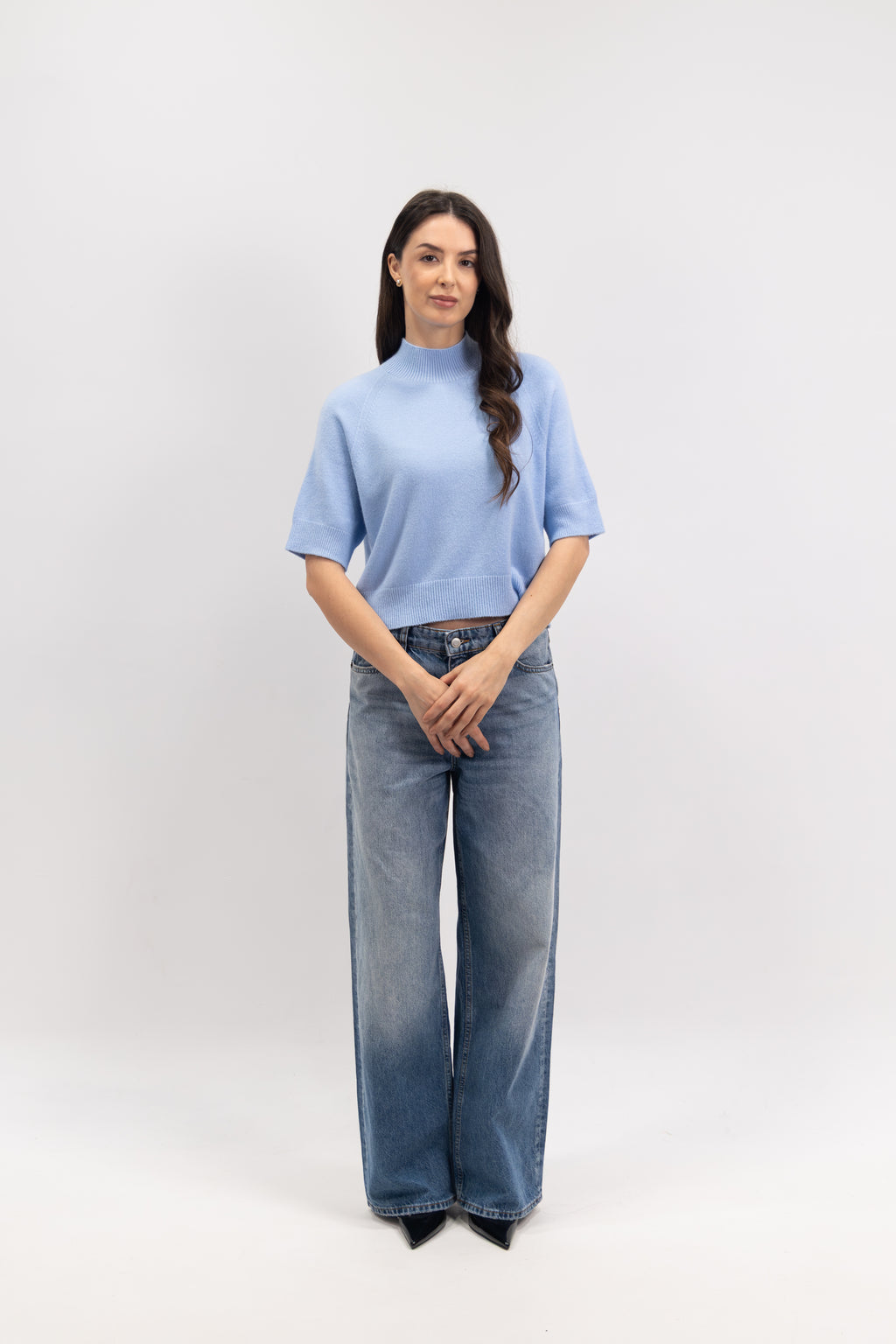 Short-sleeved cropped sweater with high neck