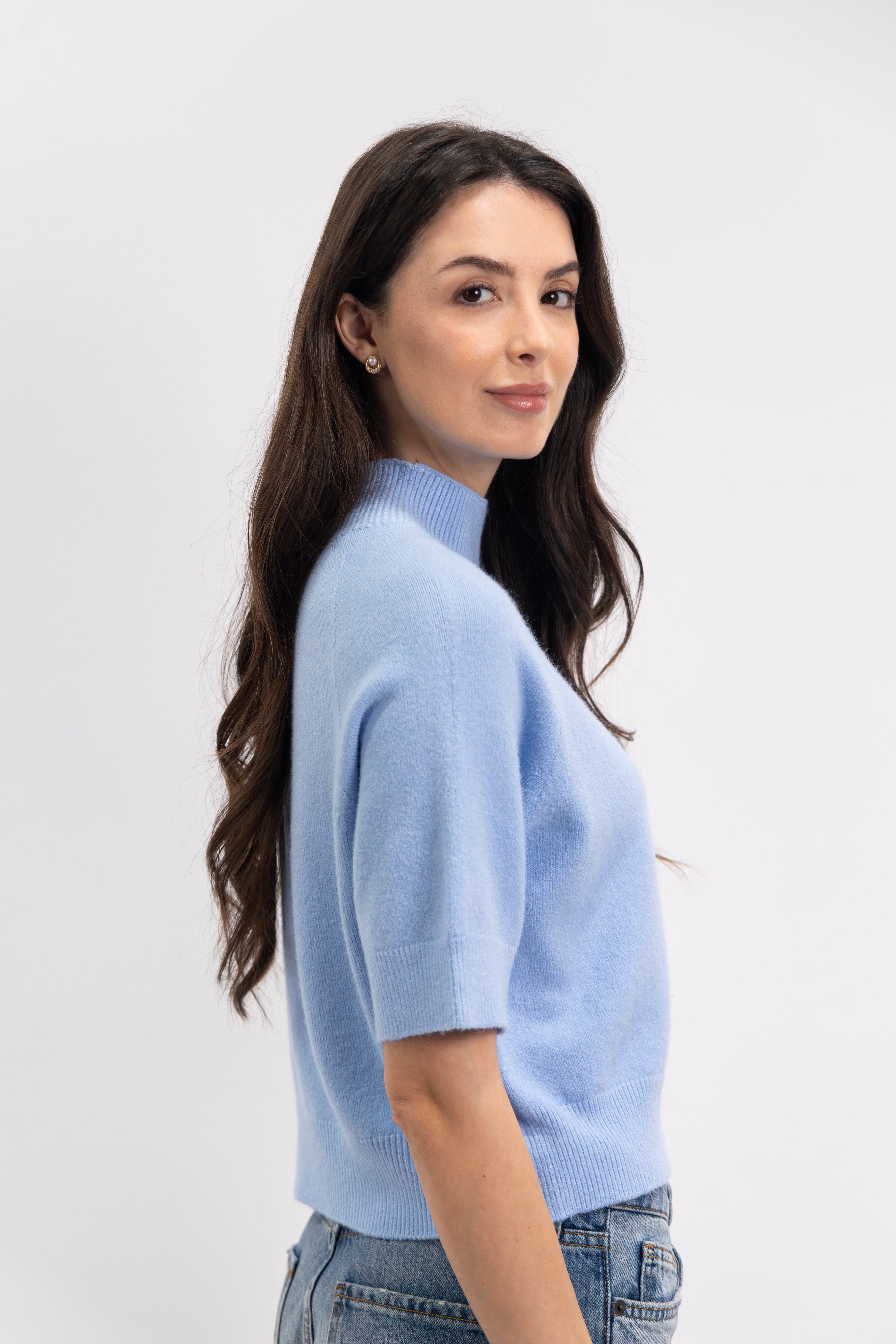 Short-sleeved cropped sweater with high neck
