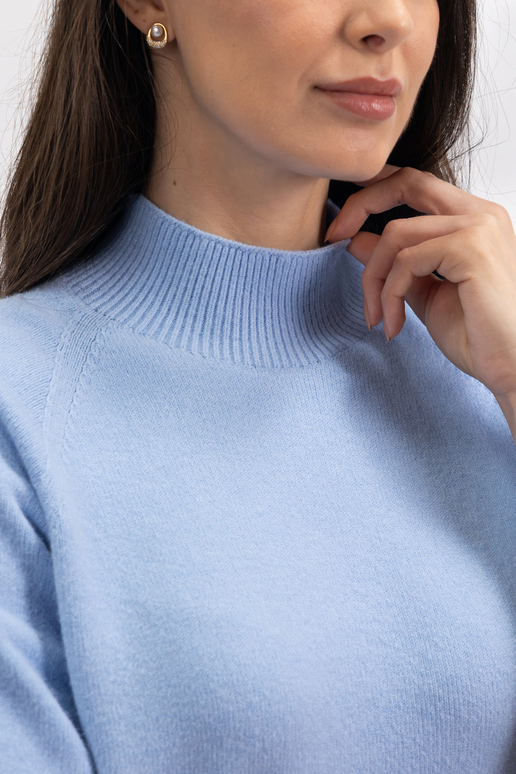 Short-sleeved cropped sweater with high neck