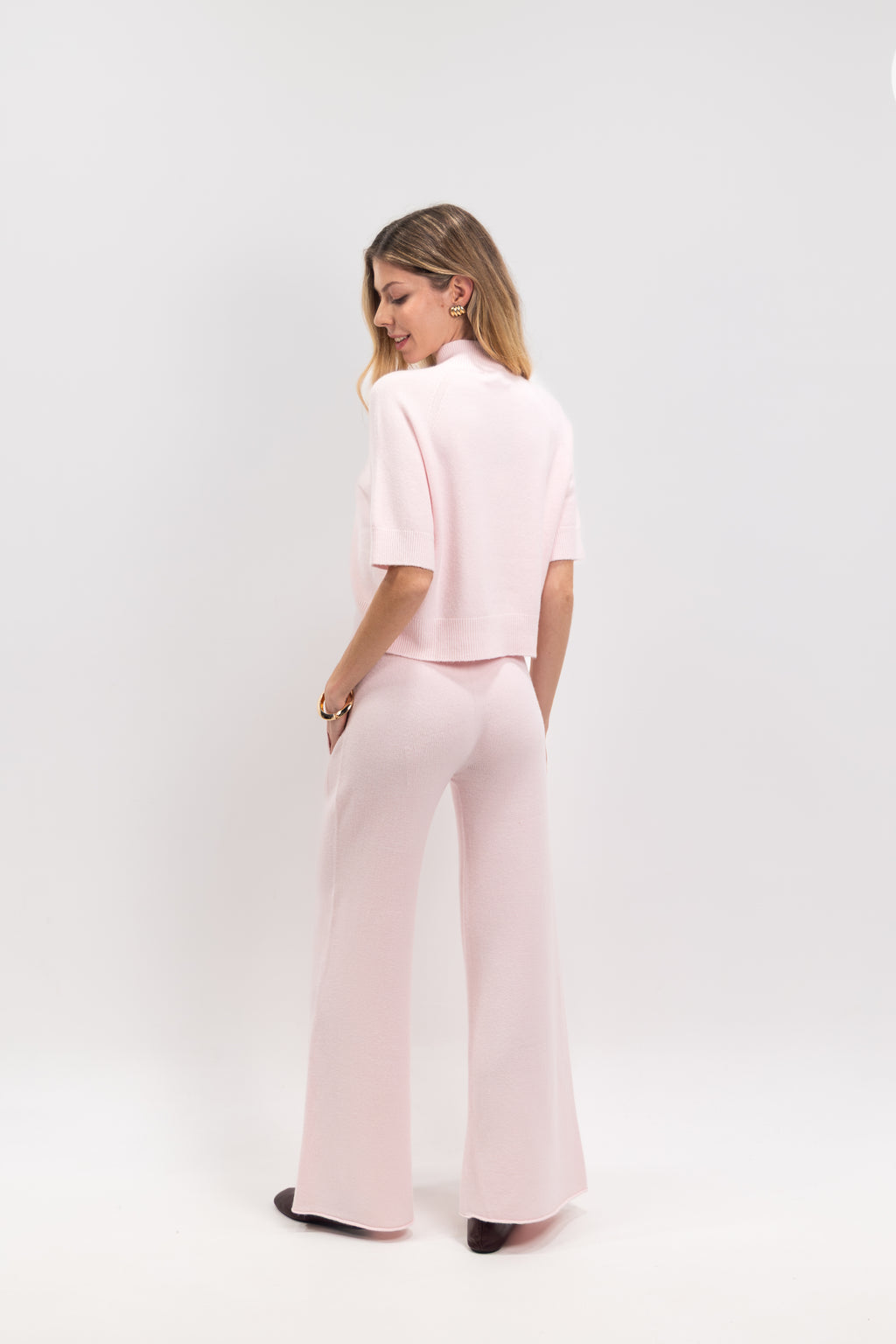 Short-sleeved cropped sweater with high neck