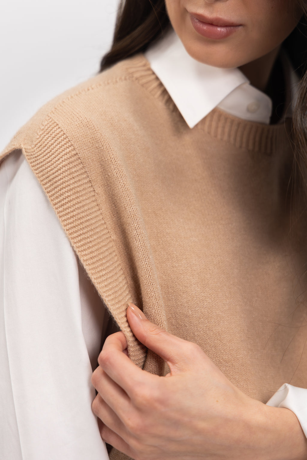 Pull poncho avec bouton sur les côtés