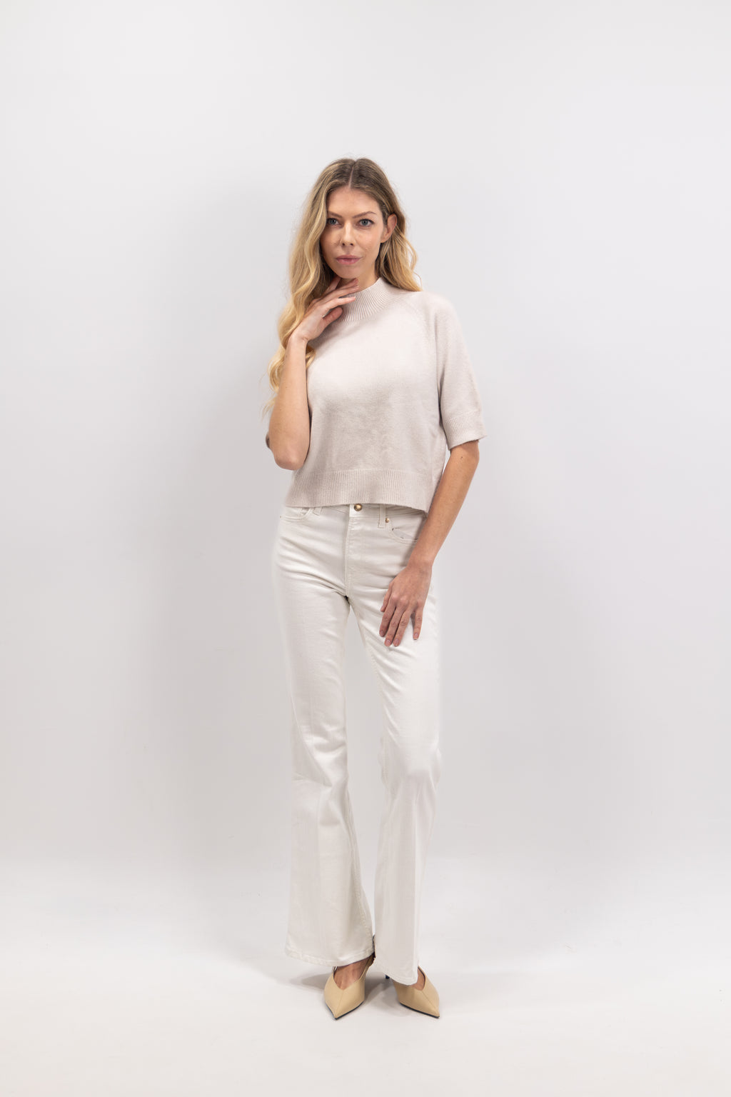 Short-sleeved cropped sweater with high neck