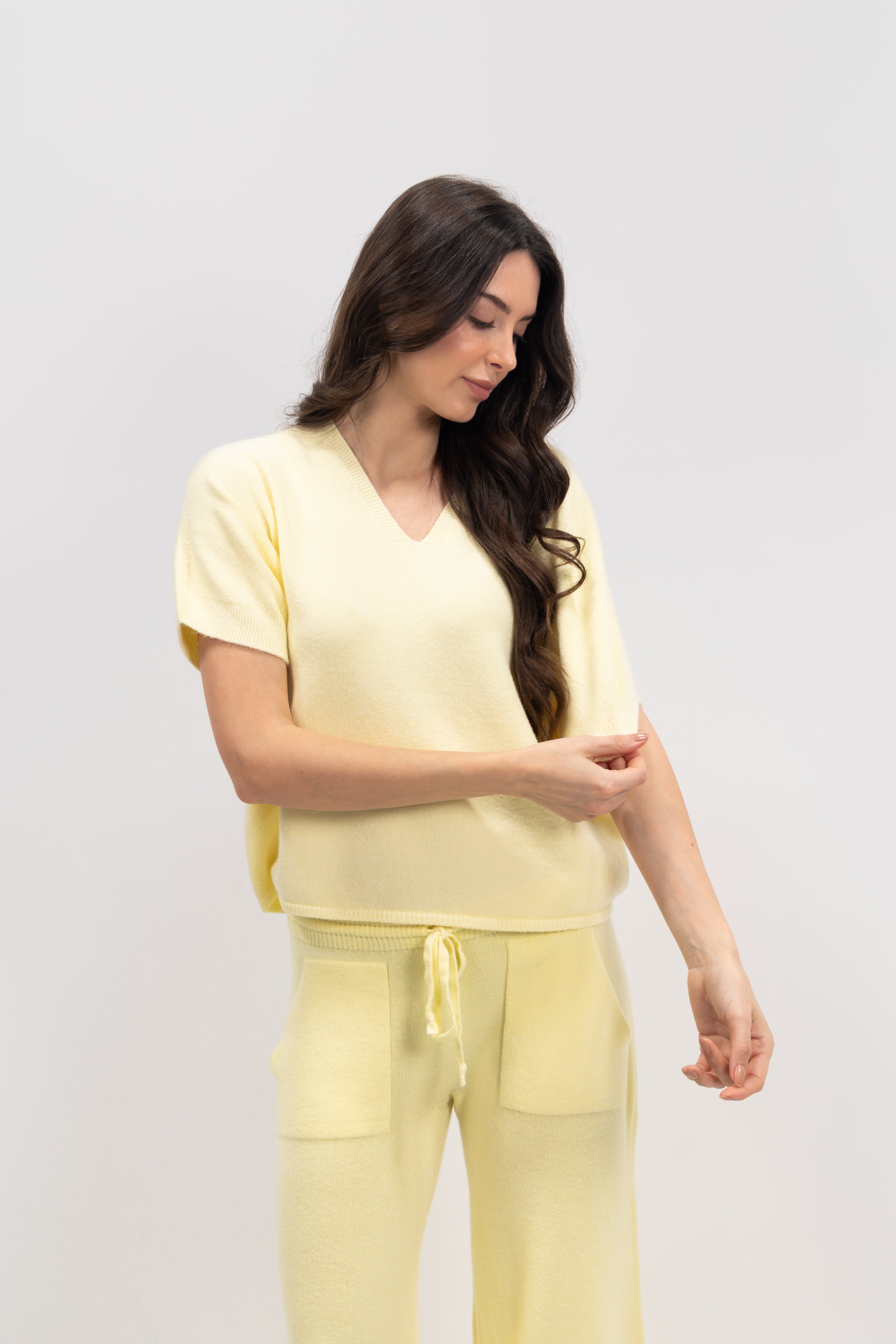 Pull col v manches courtes