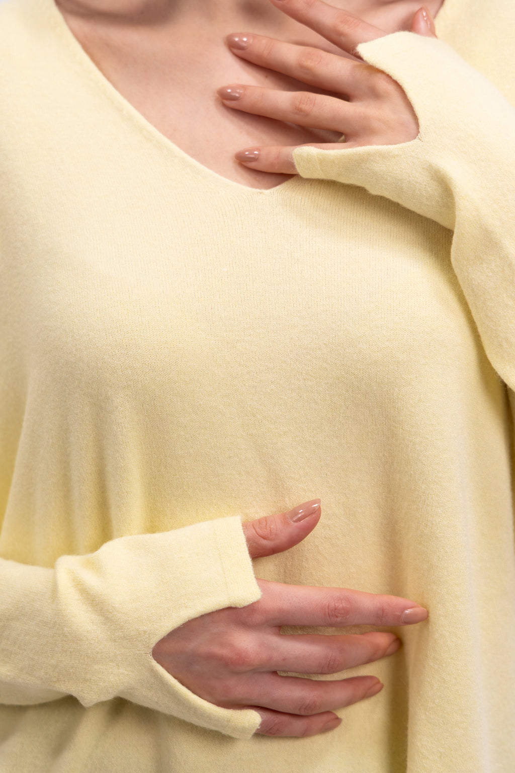 Ultra-thin V-neck sweater with slit