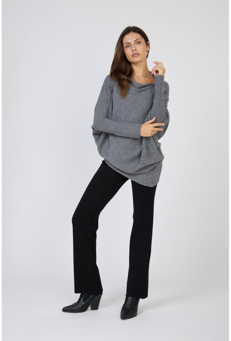 PULL ASYMETRIQUE SANS COUTURE