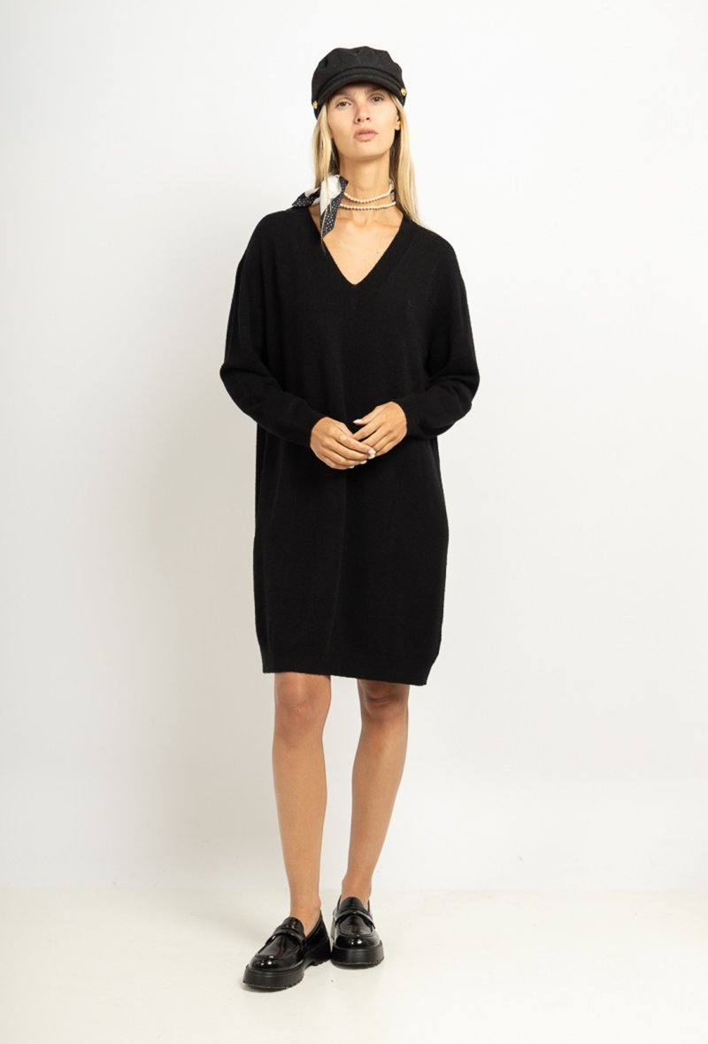 ROBE PULL COL V SANS COUTURE
